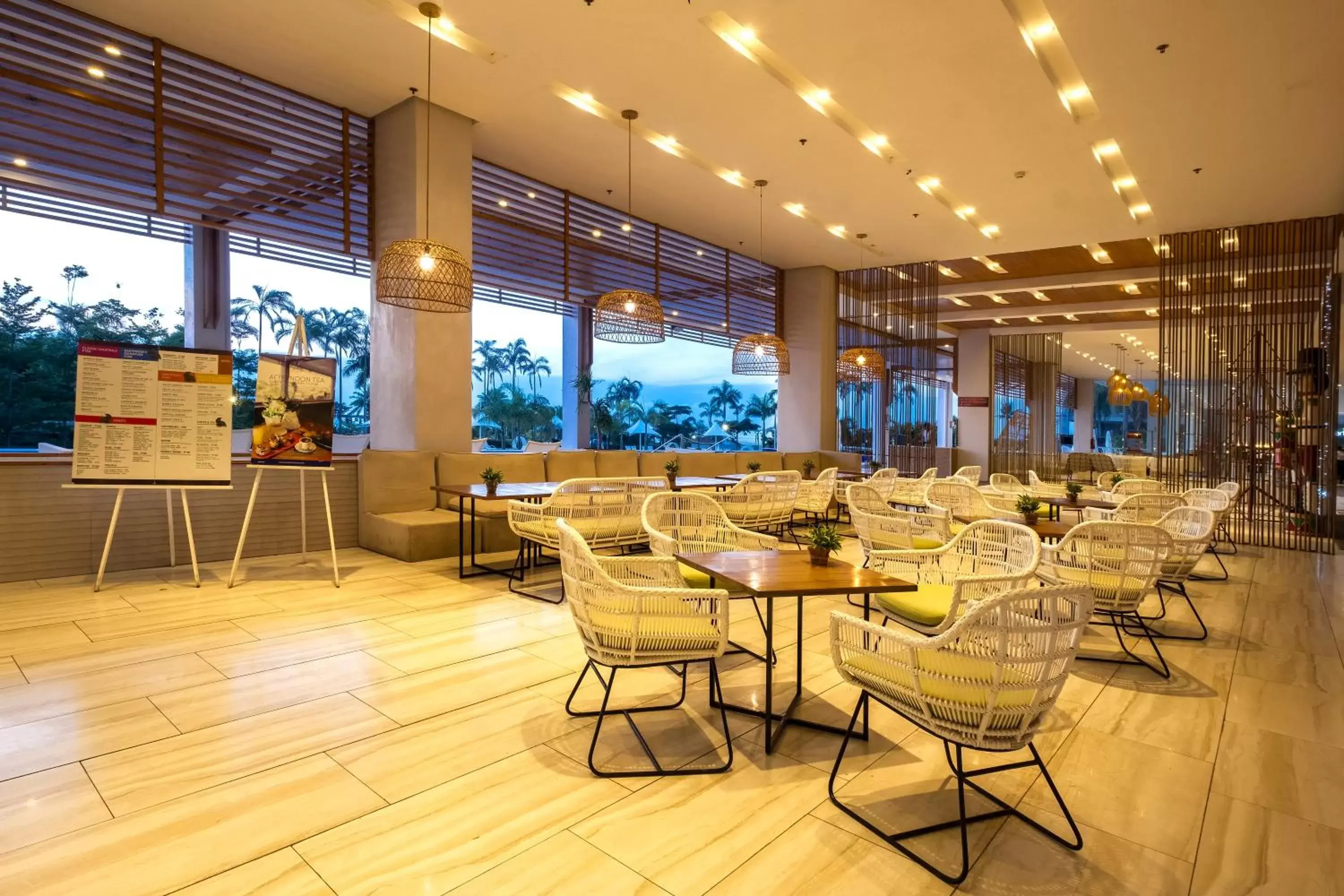 Lobby or reception, Restaurant/Places to Eat in Solea Mactan Resort