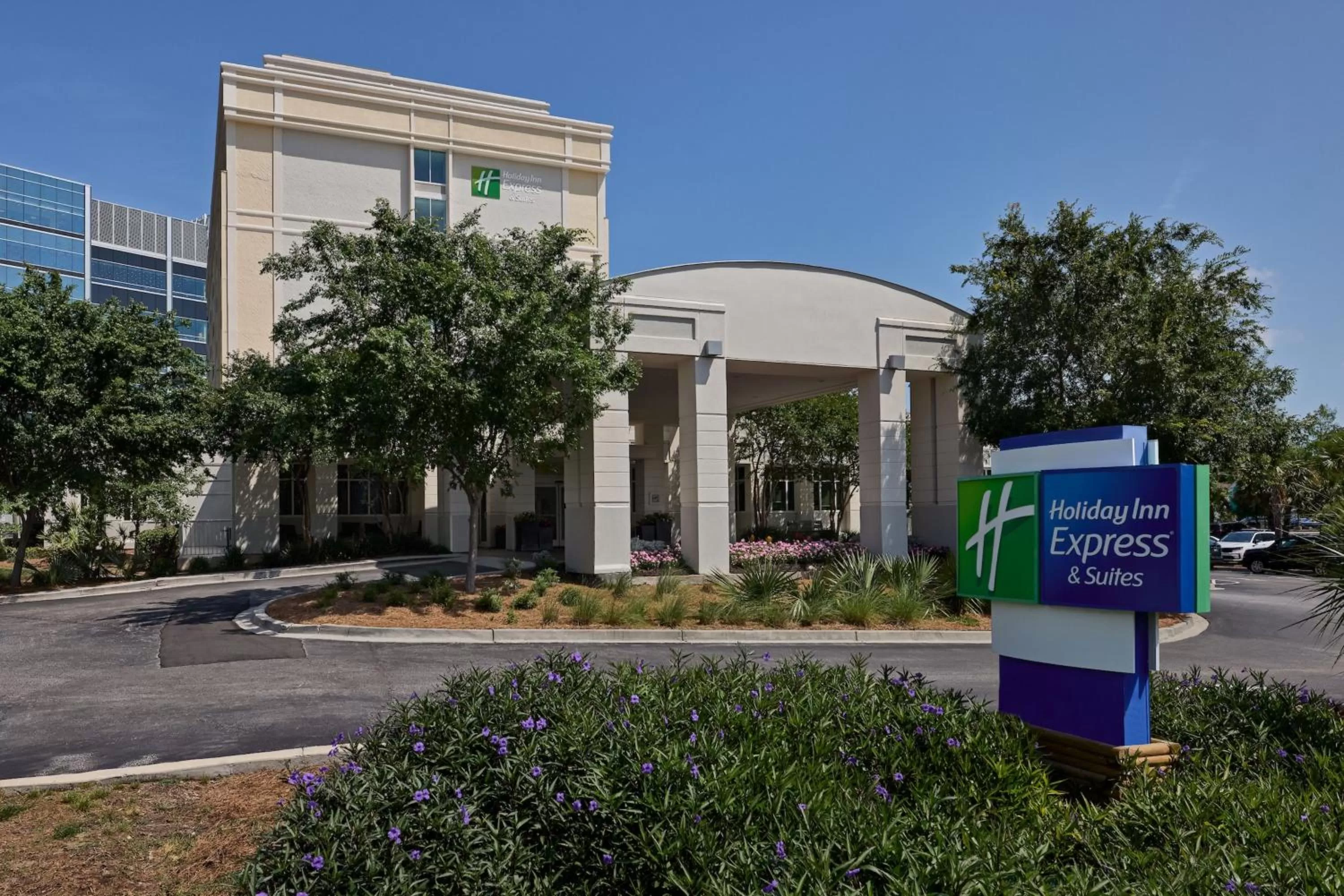 Property building in Holiday Inn Express & Suites Charleston DWTN -Westedge by IHG