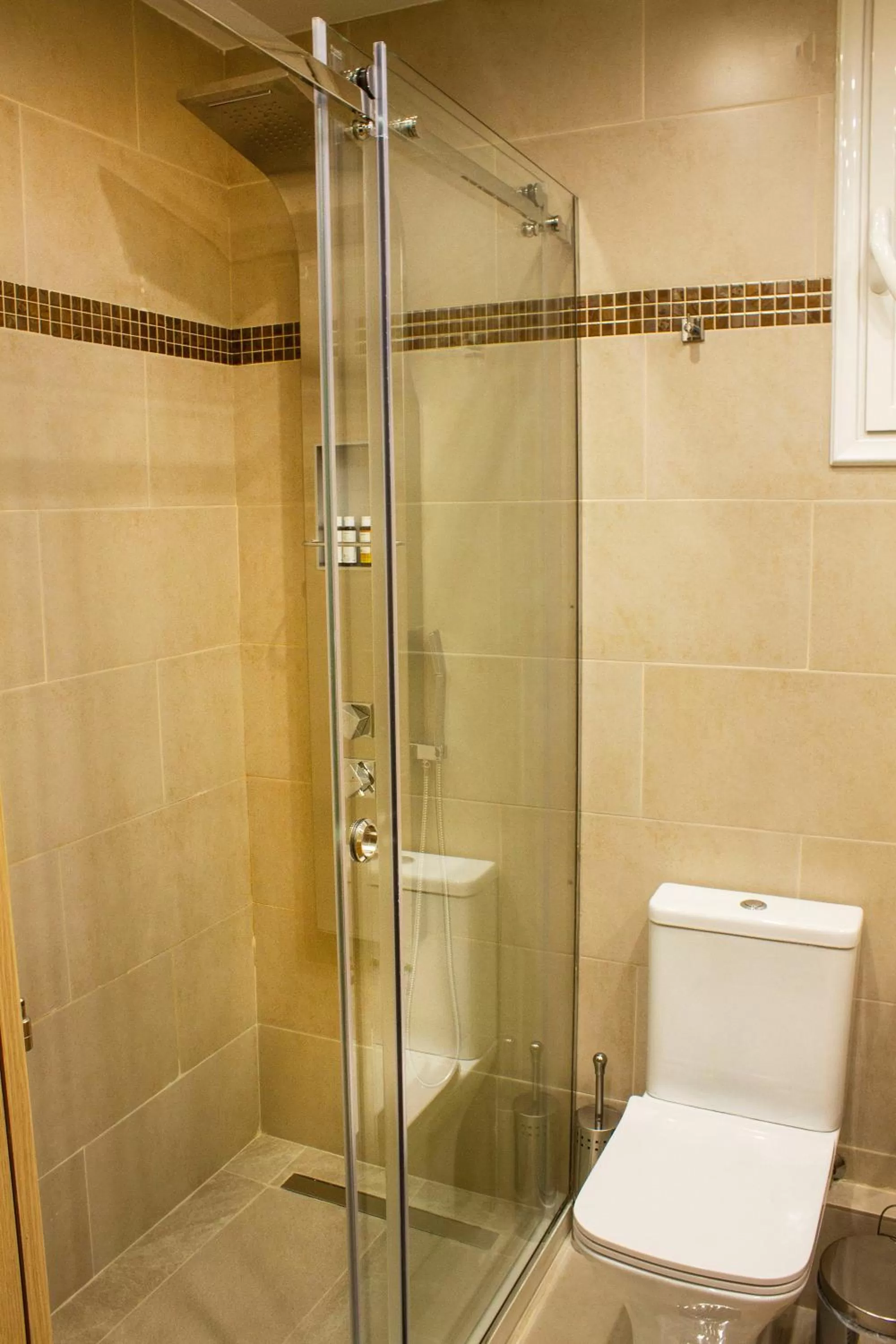 Bathroom in 12 Keys Athens Apartments