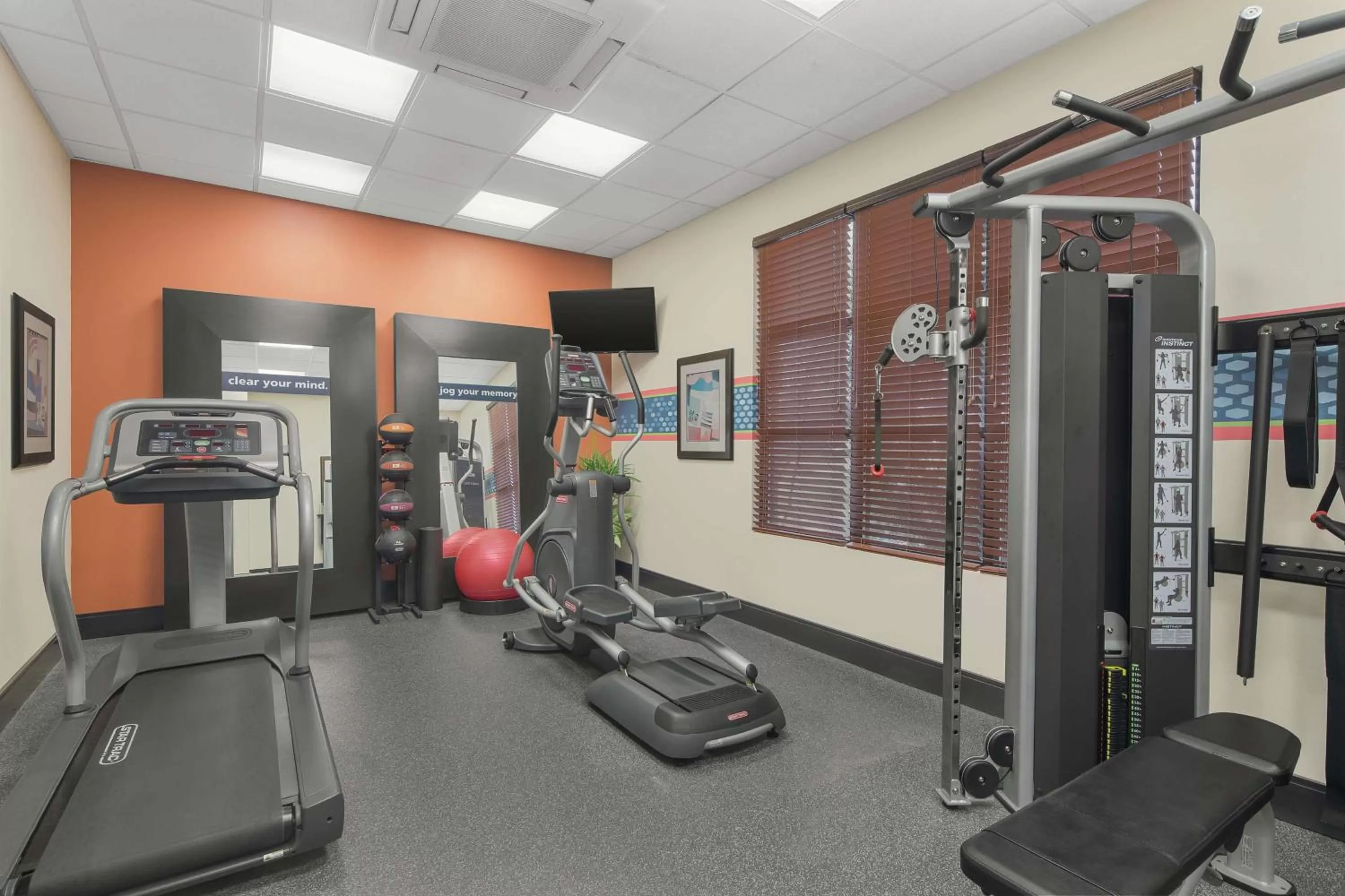 Fitness centre/facilities in Hampton Inn & Suites Macon I-75 North