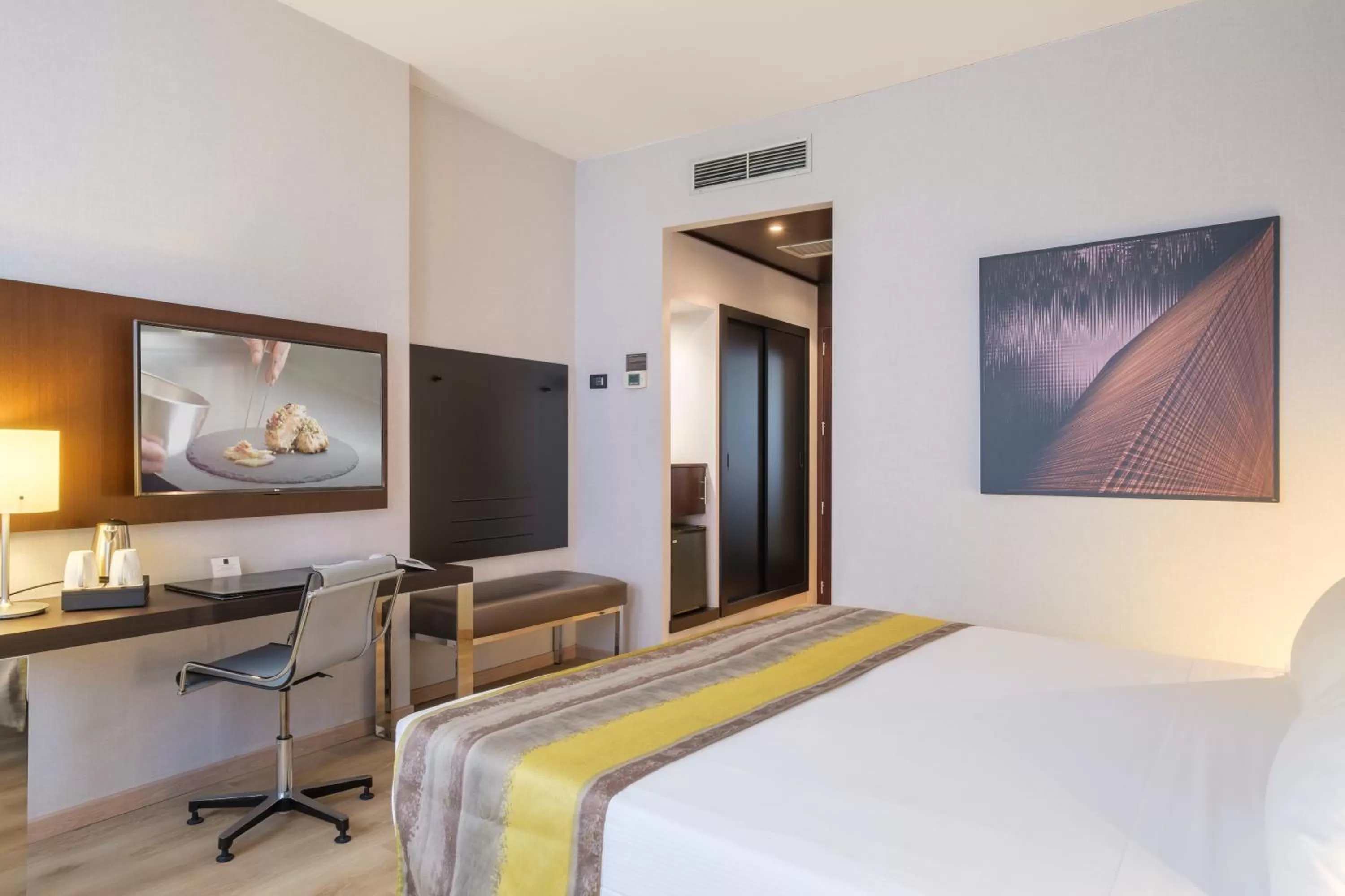 TV and multimedia, Bed in Savhotel Fiera Bologna