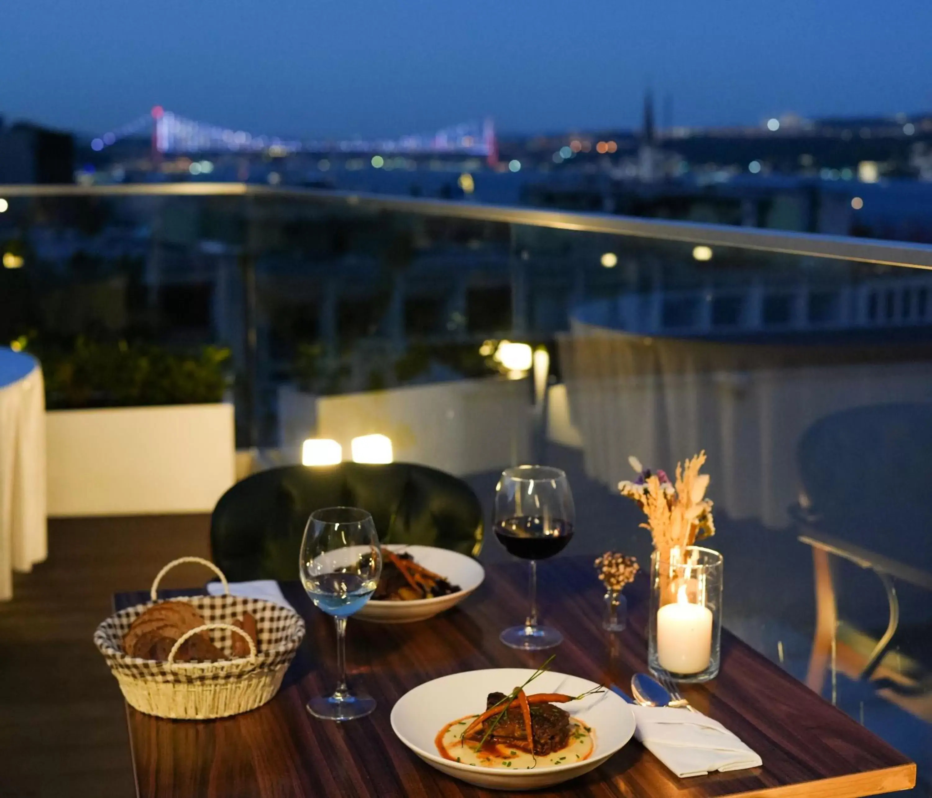 Restaurant/places to eat in Loop Hotel Bosphorus İstanbul