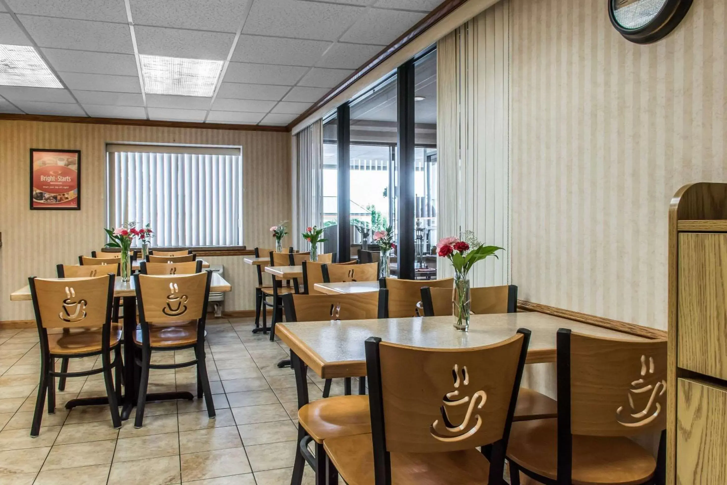 Restaurant/Places to Eat in Quality Inn Arena