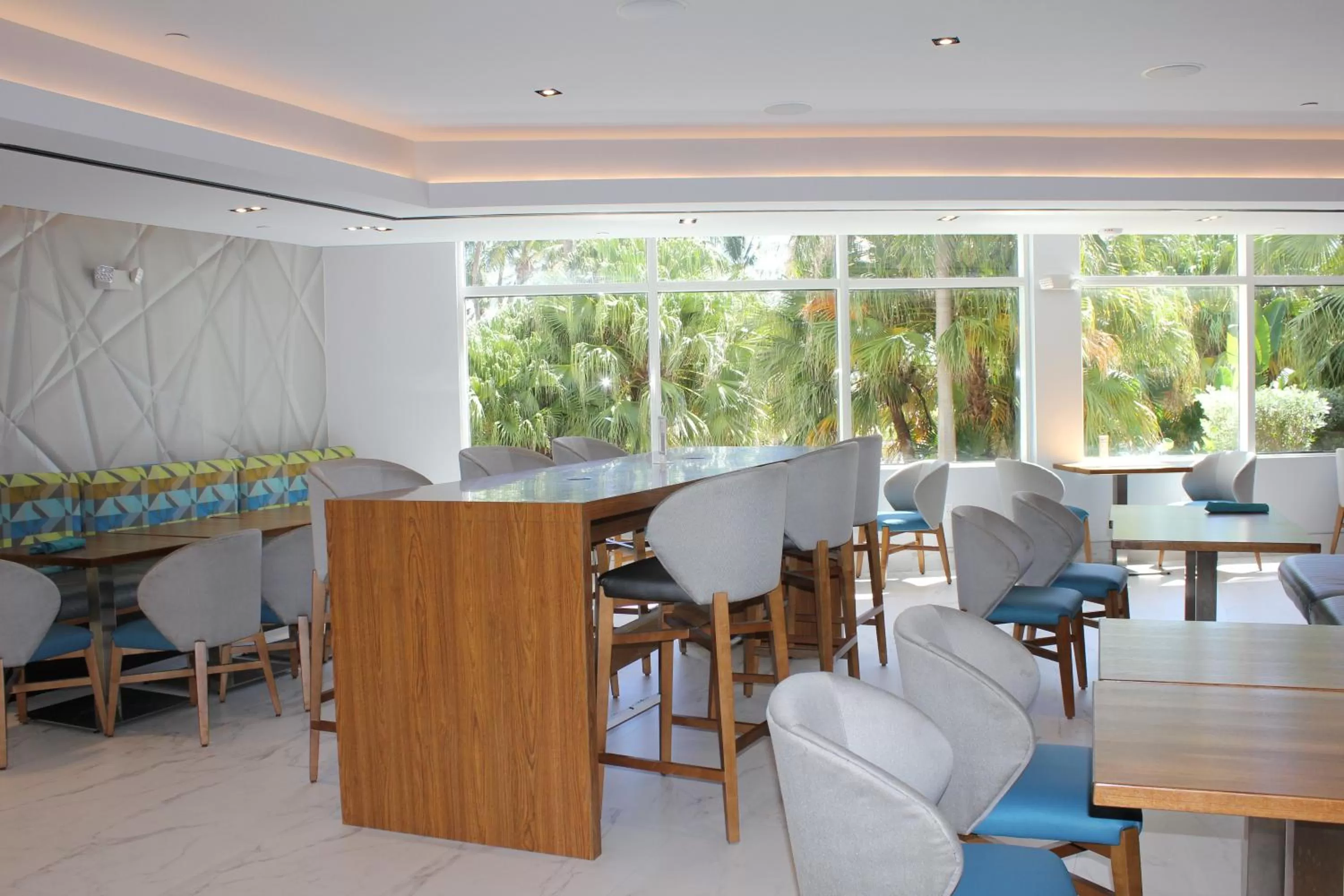 Restaurant/places to eat in Holiday Inn Miami Beach-Oceanfront by IHG