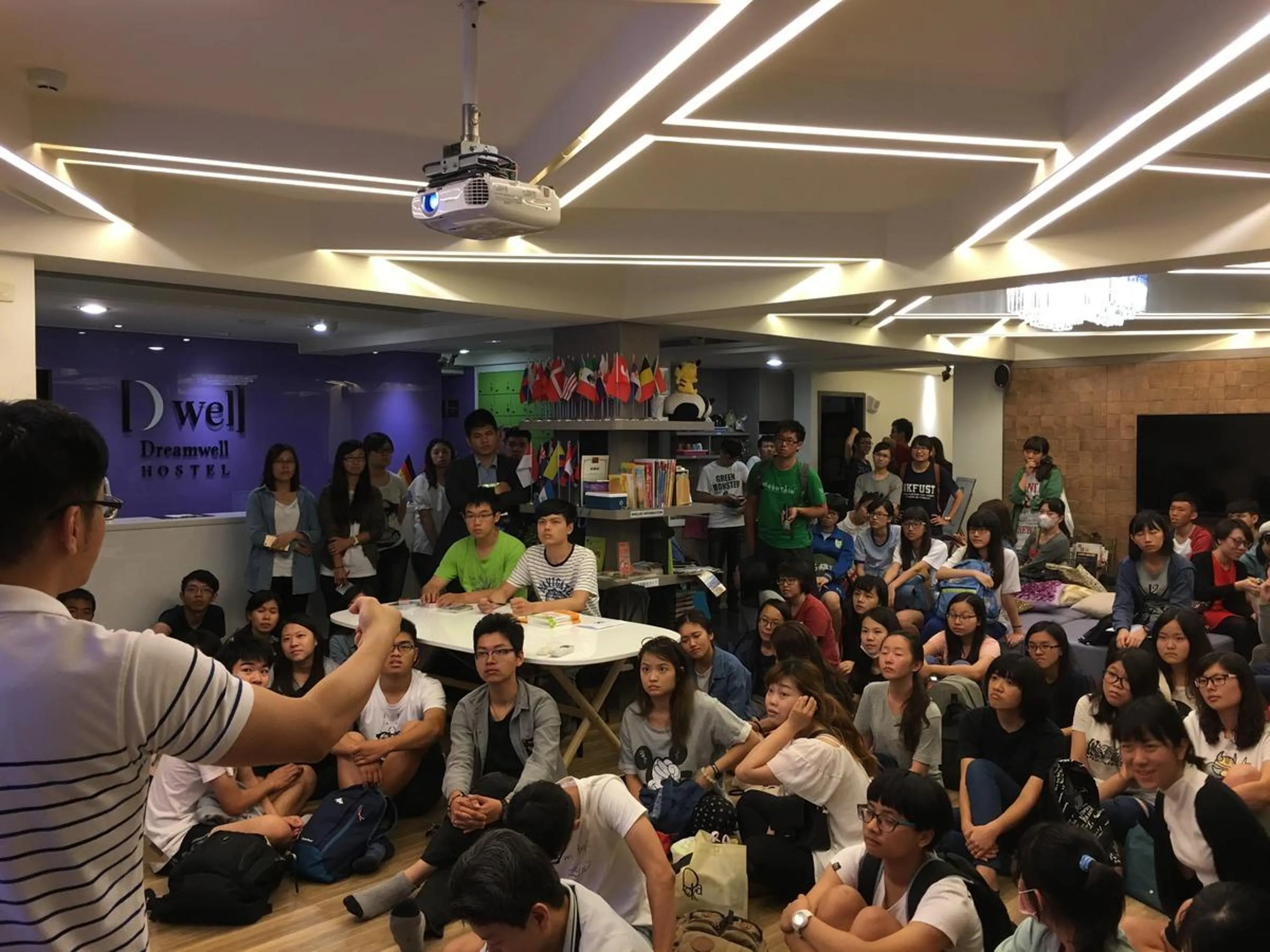 Communal lounge/ TV room in D'Well Hostel