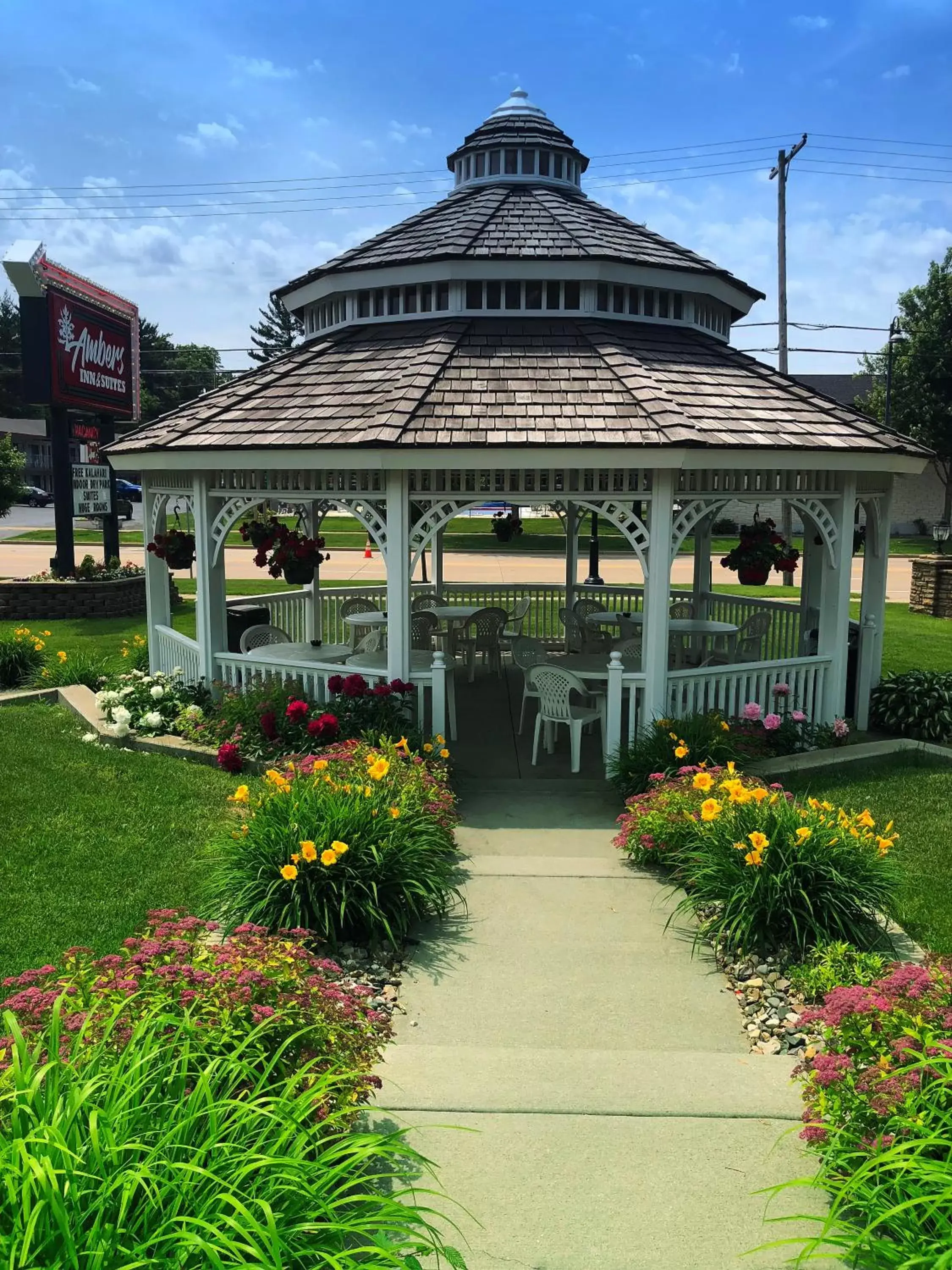 Balcony/Terrace, Property Building in Amber's Inn and Suites