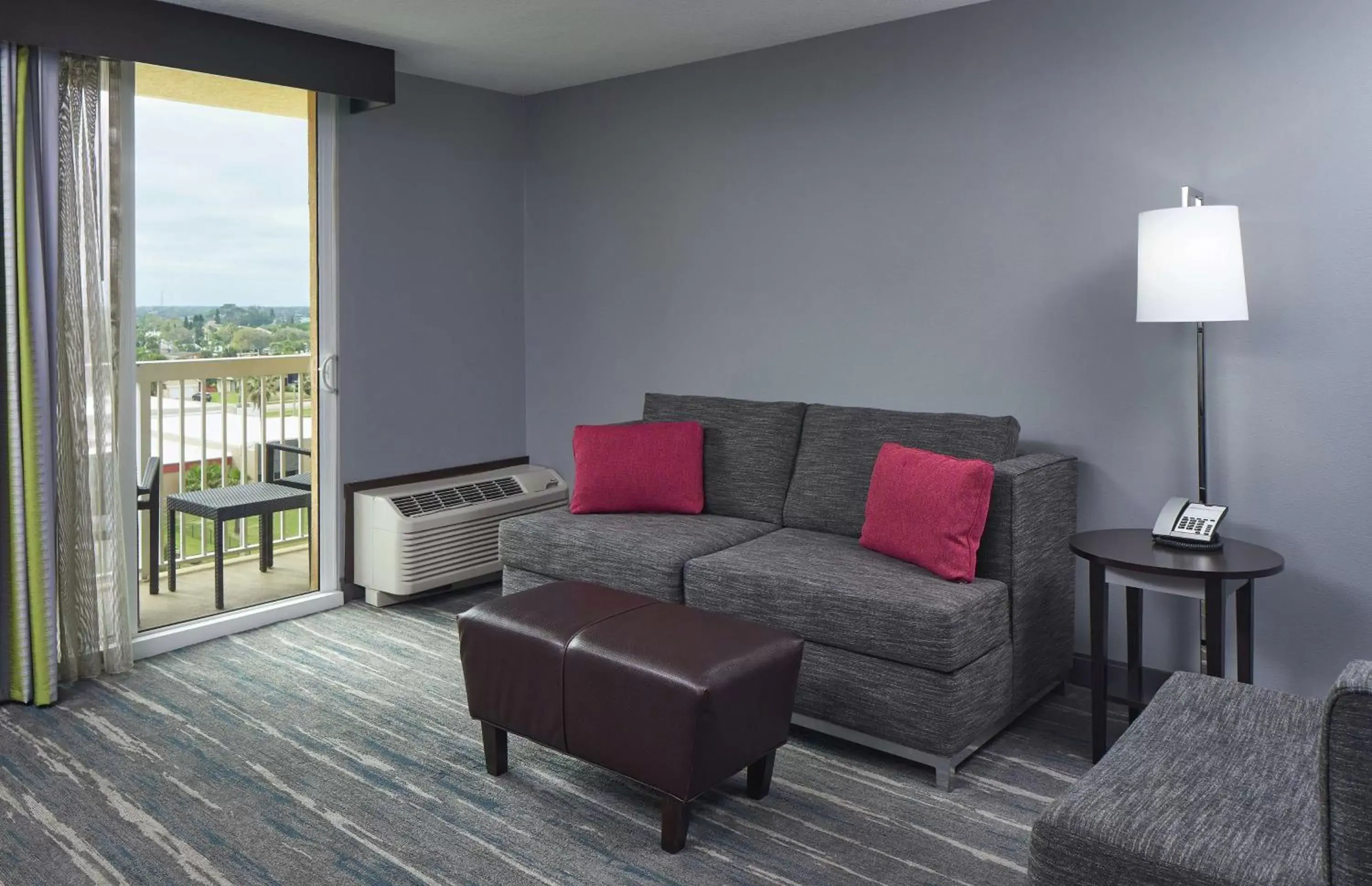 View (from property/room), Seating Area in Hampton Inn Daytona Beach/Beachfront