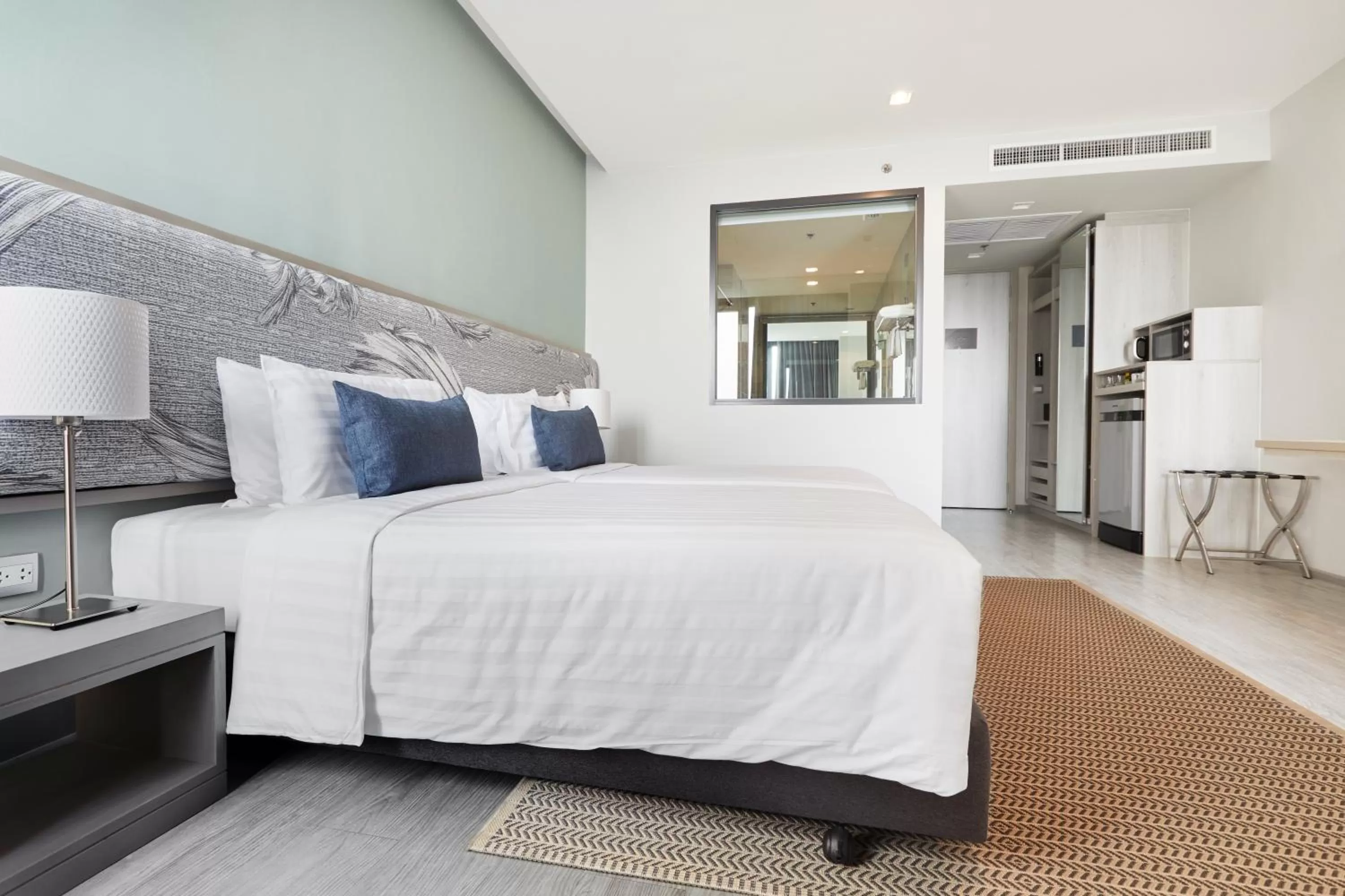 Bed in The Quarter Ari by UHG