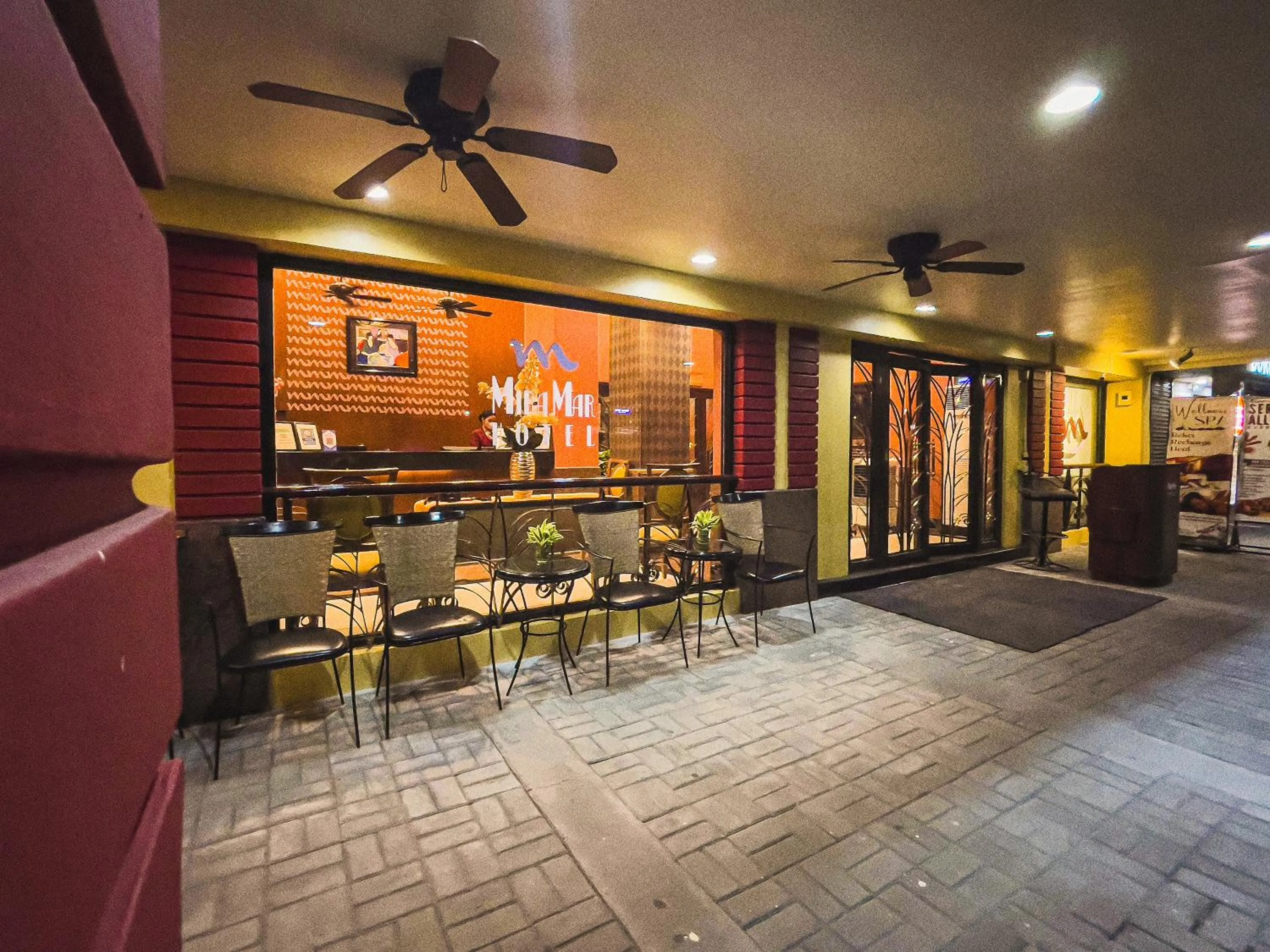 Facade/entrance in Miramar Hotel