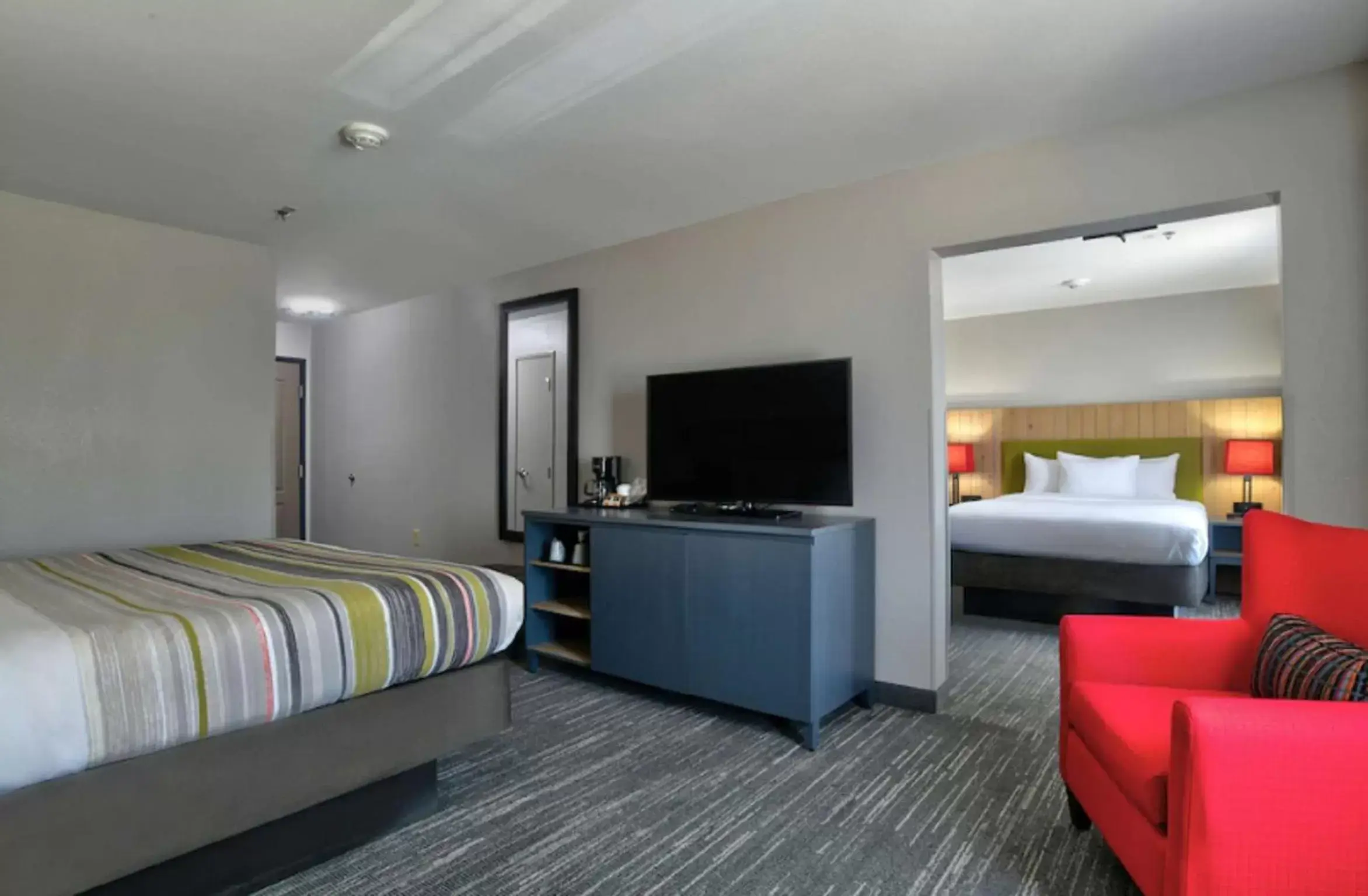 Photo of the whole room, TV/Entertainment Center in Country Inn & Suites by Radisson, Oklahoma City - Bricktown, OK