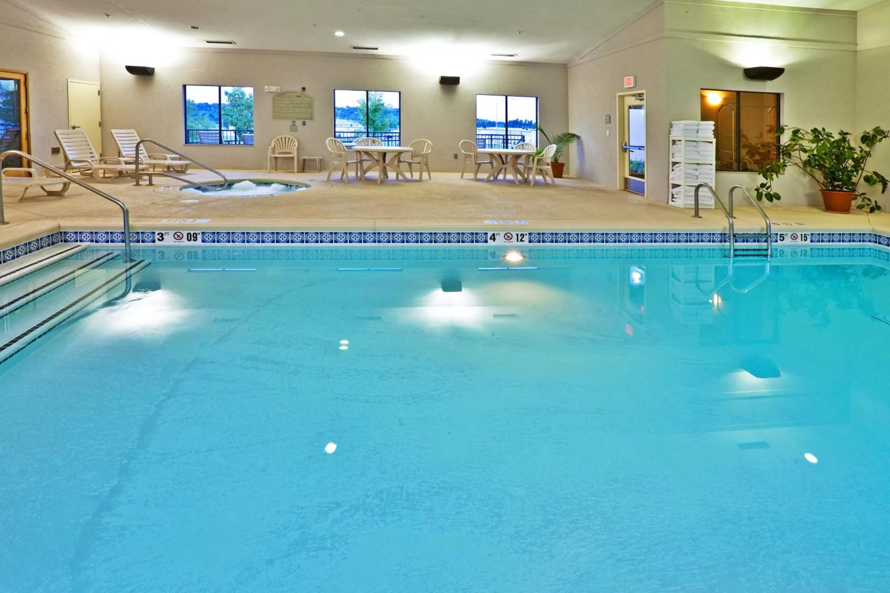 Swimming pool in Holiday Inn Express Hotel & Suites Muskogee by IHG