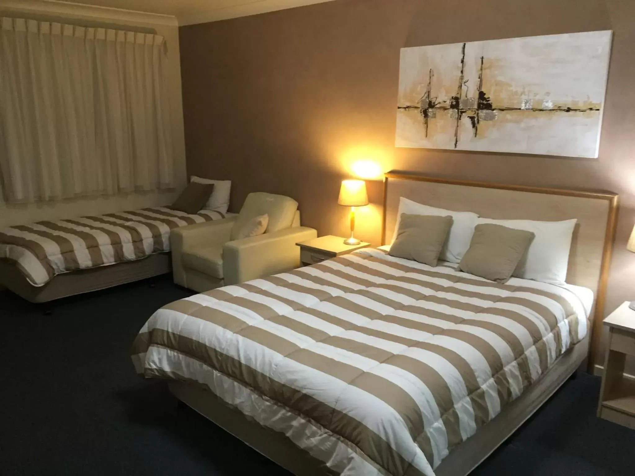 Deluxe Twin Room - Disability Access in Golf Links Motel Deluxe Twin Room - Disability Access in Golf Links Motel