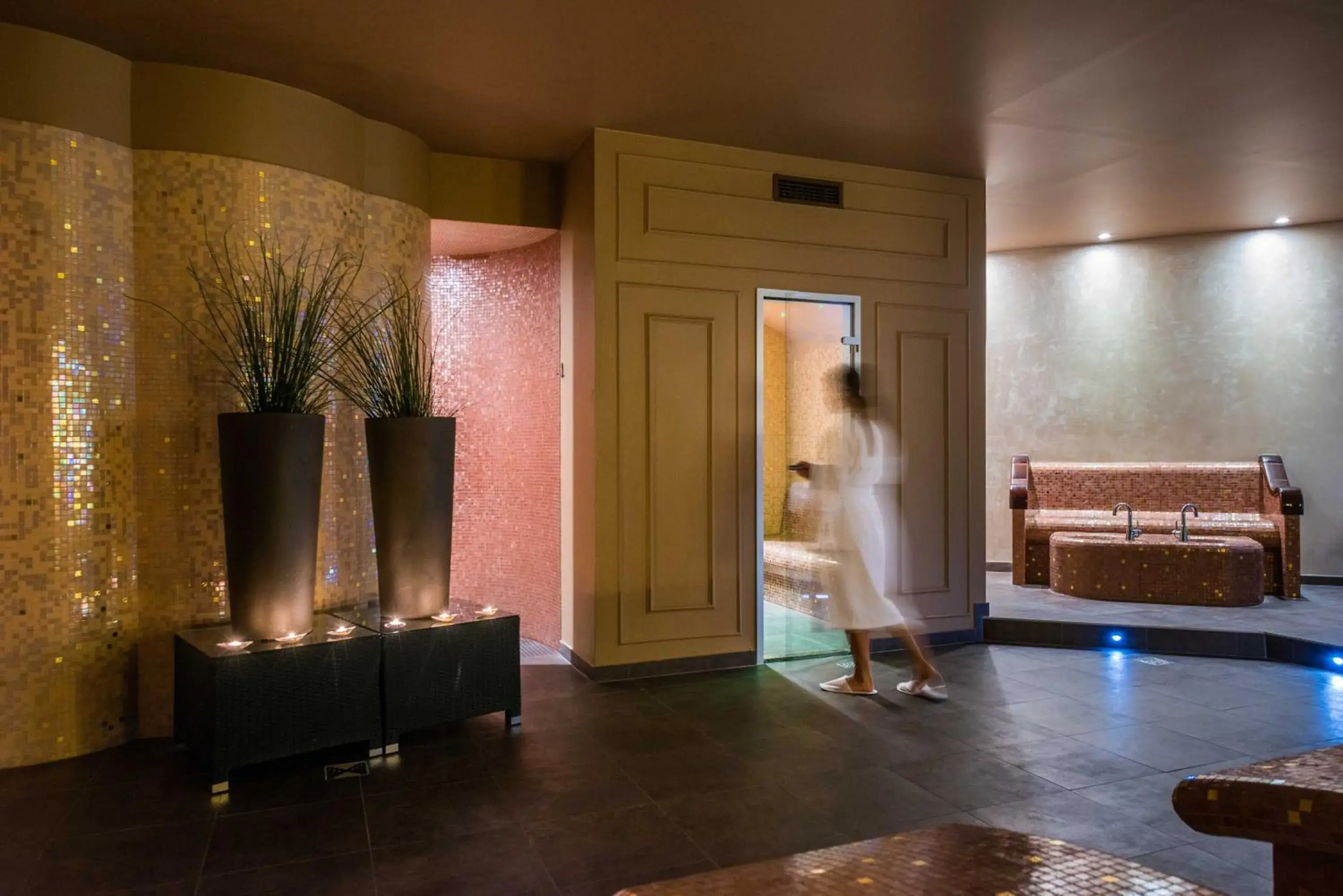 Spa and wellness centre/facilities in Bastion Heritage Hotel - Relais & Châteaux