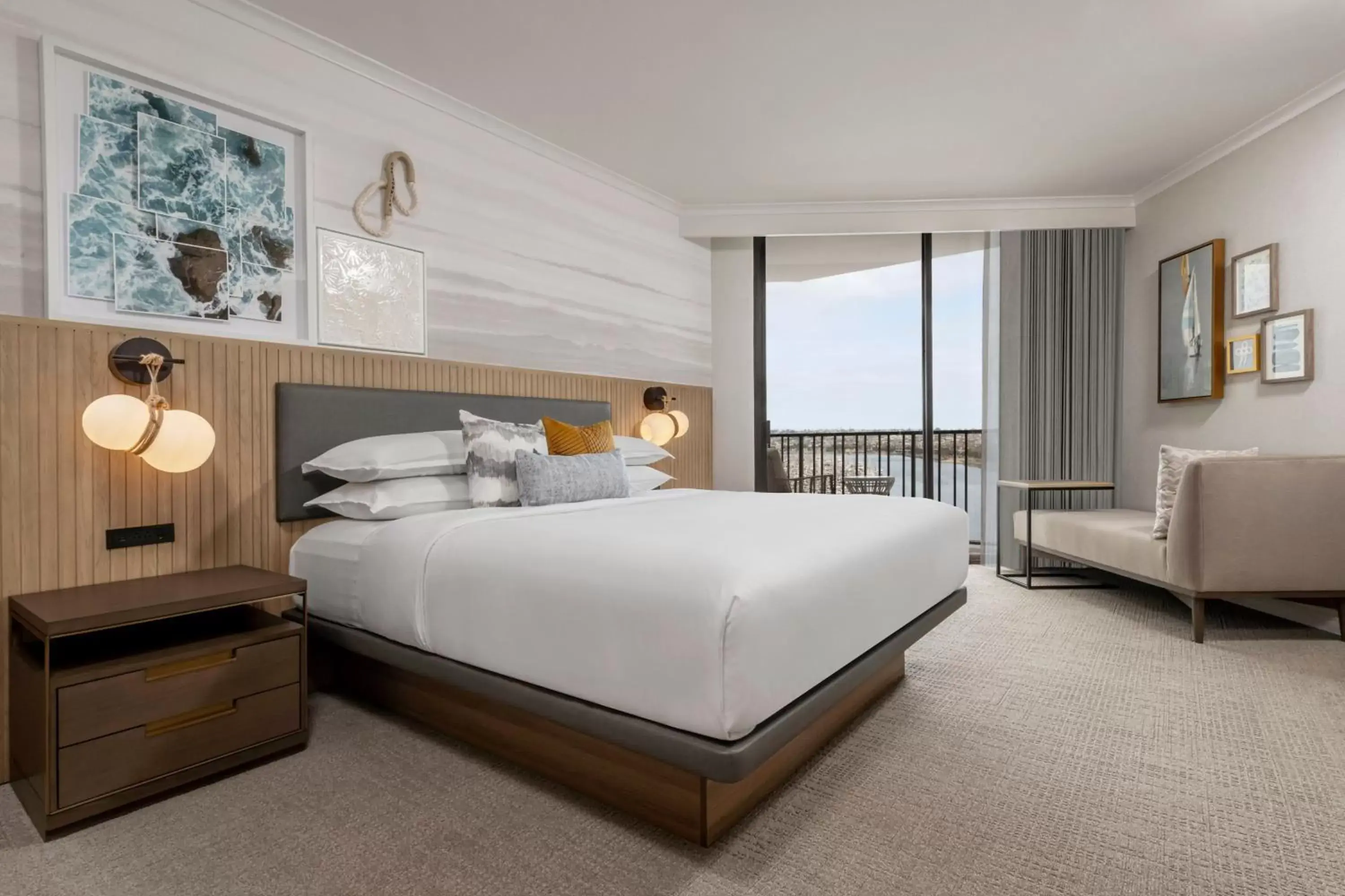 Bedroom in Sheraton San Diego Hotel & Marina