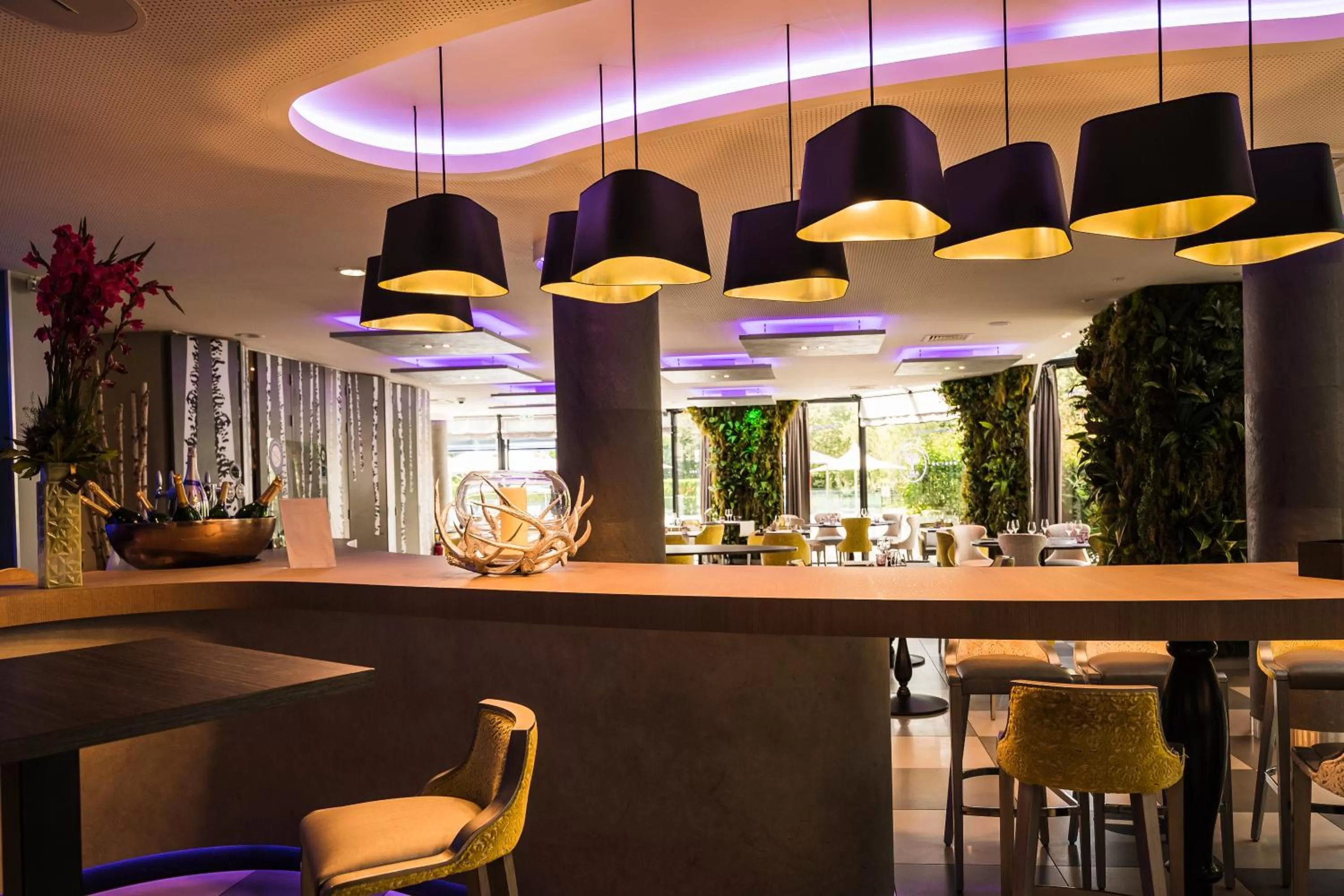 Lounge or bar in Novotel Orléans Saint Jean de Braye