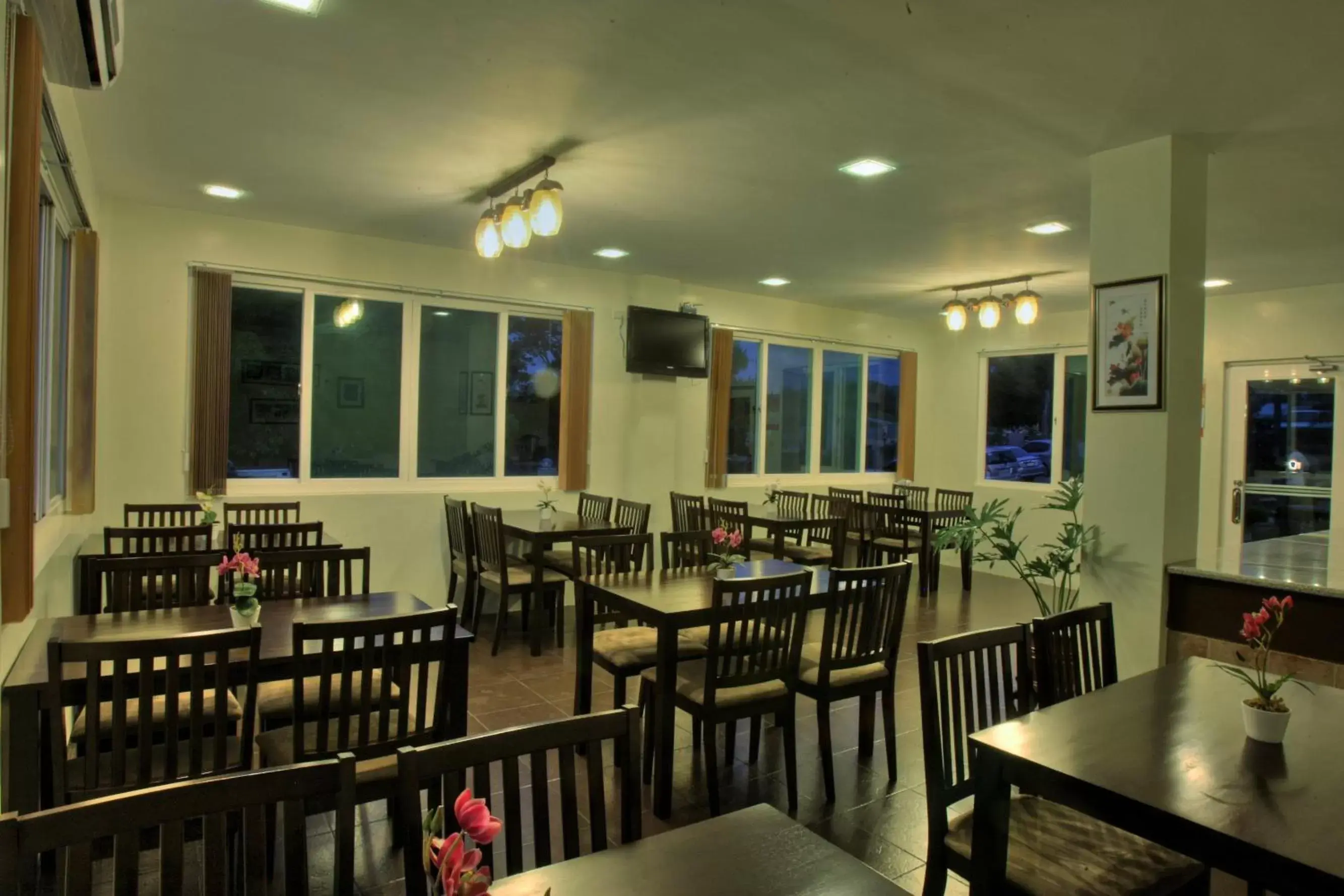 Restaurant/Places to Eat in Tagaytay Wingate Manor