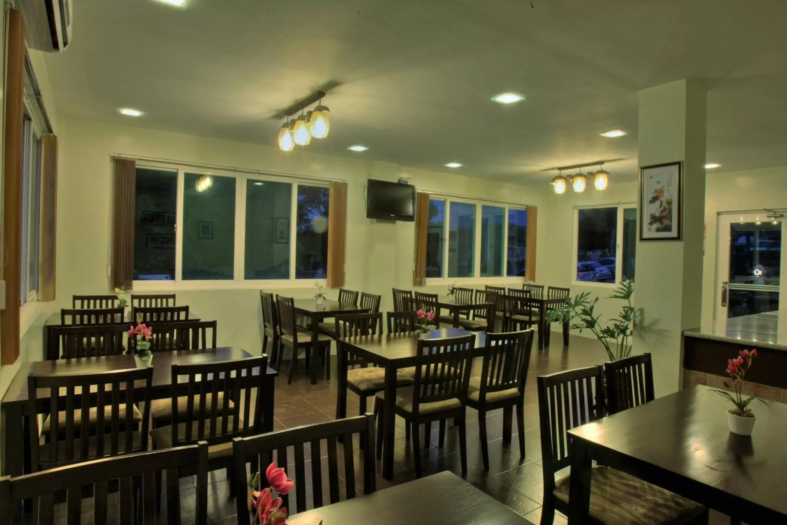 Restaurant/places to eat in Hanan Hotel Tagaytay - Formerly Tagaytay Wingate Manor Restaurant/places to eat in Hanan Hotel Tagaytay - Formerly Tagaytay Wingate Manor