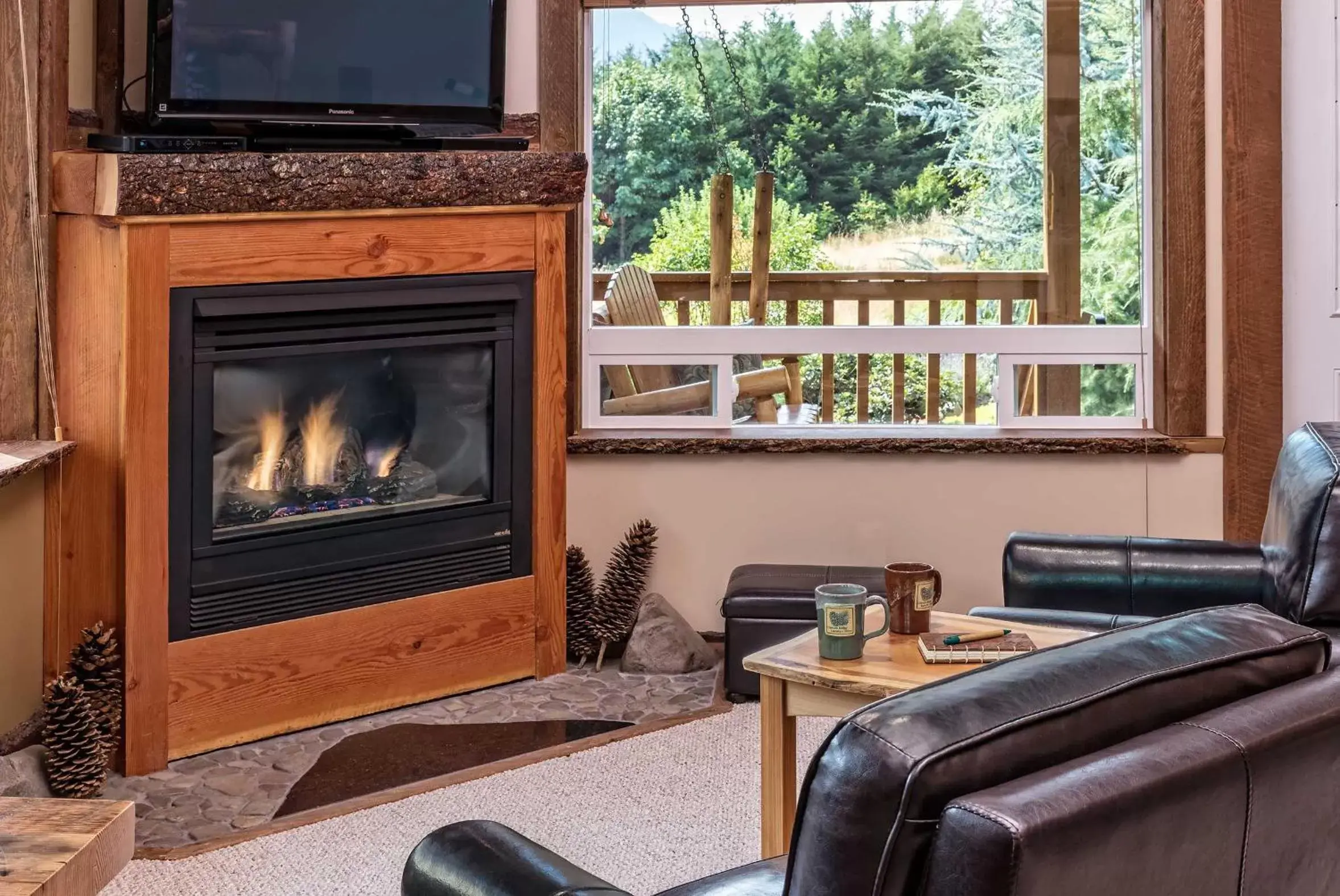 Seating Area in Carson Ridge Luxury Cabins