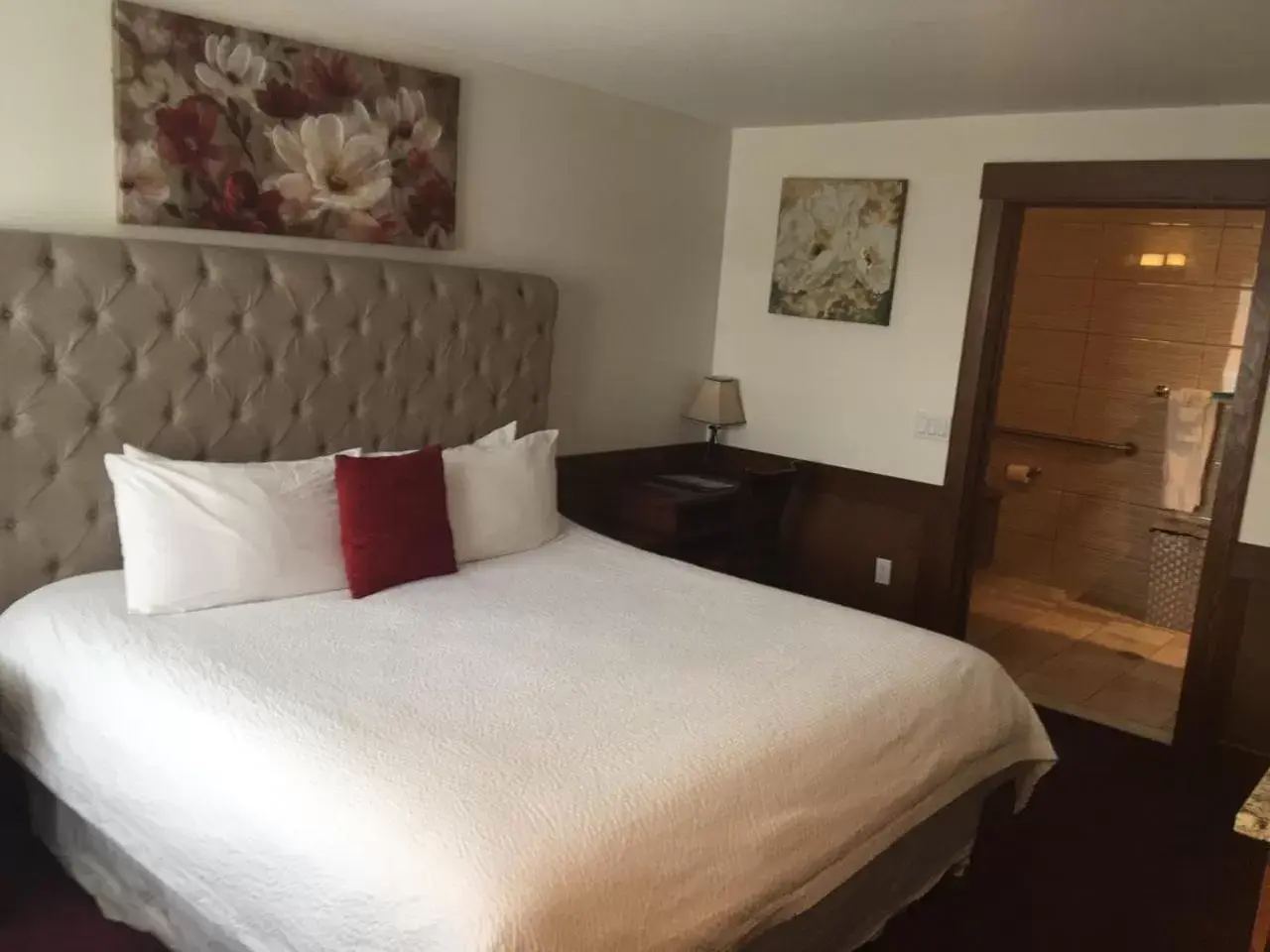 Bedroom, Bed in Atlantic Coast Inn Bedroom, Bed in Atlantic Coast Inn