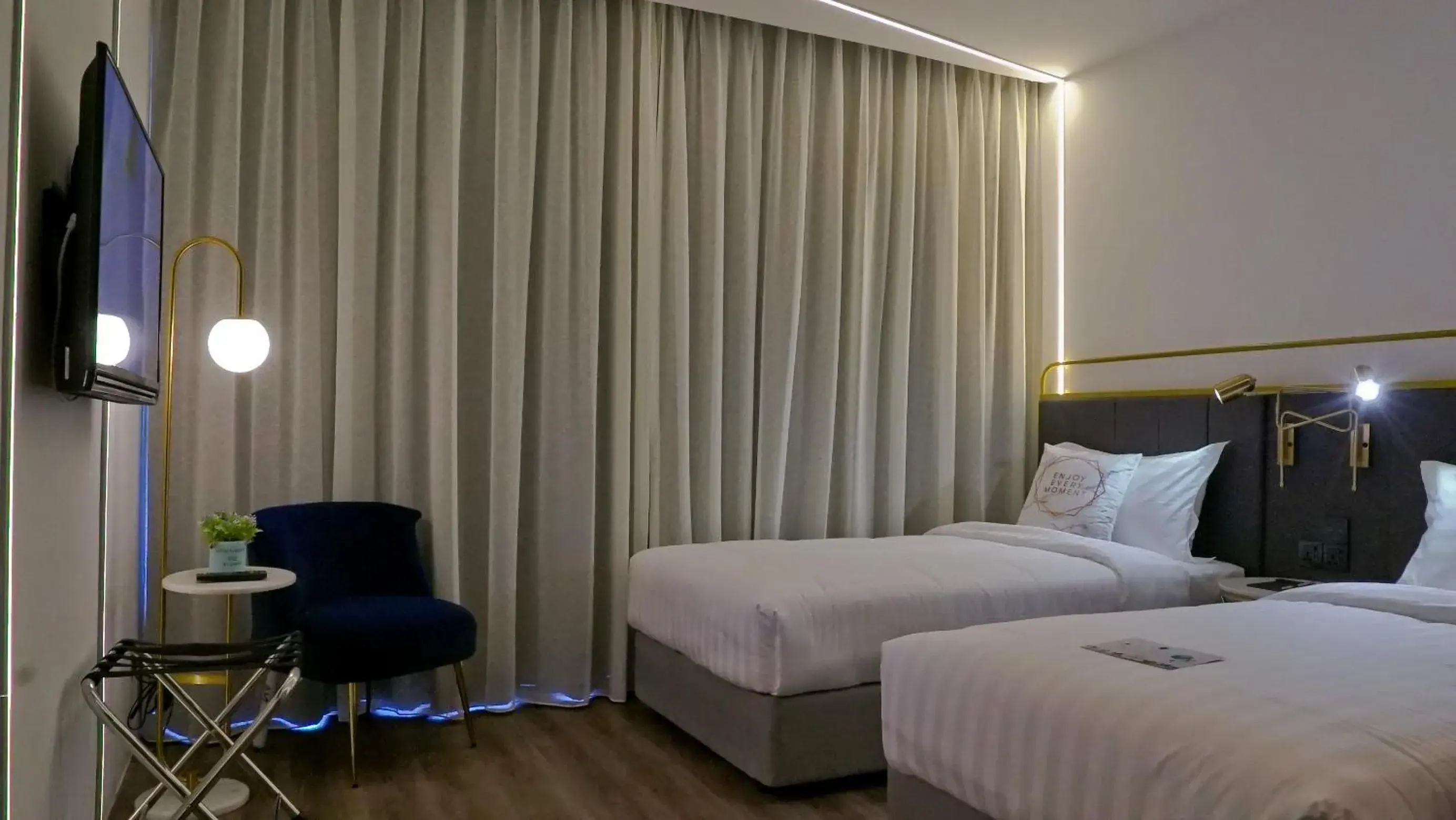 Bed in Regatta Suites Kozi Square Kuching