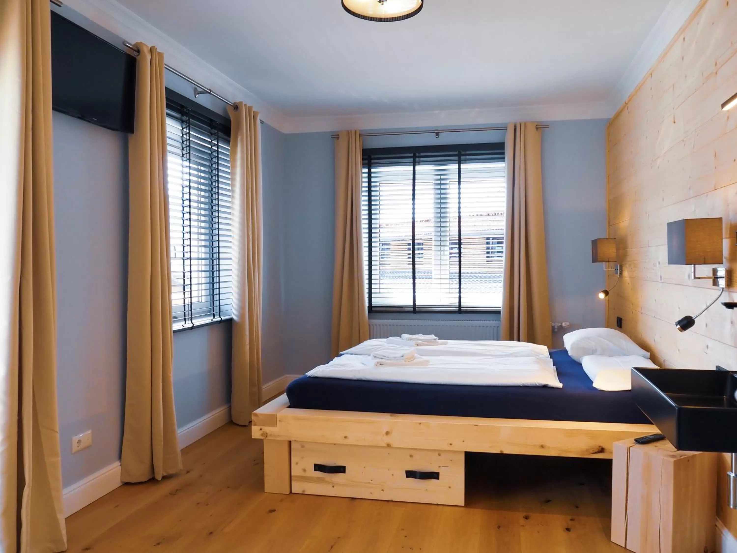 Bedroom, Bed in Sauna & Whirlpool - ALPENLIEBE APARTments