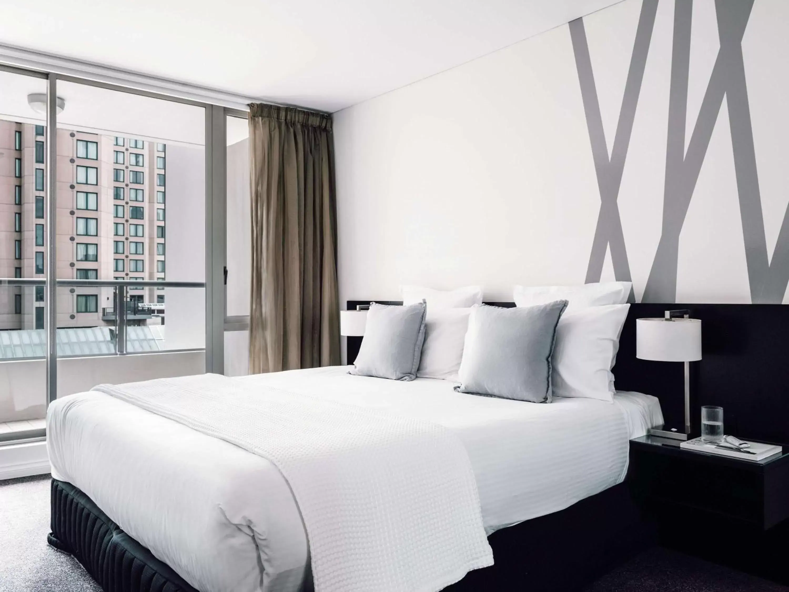 Photo of the whole room, Bed in Quay West Suites Melbourne