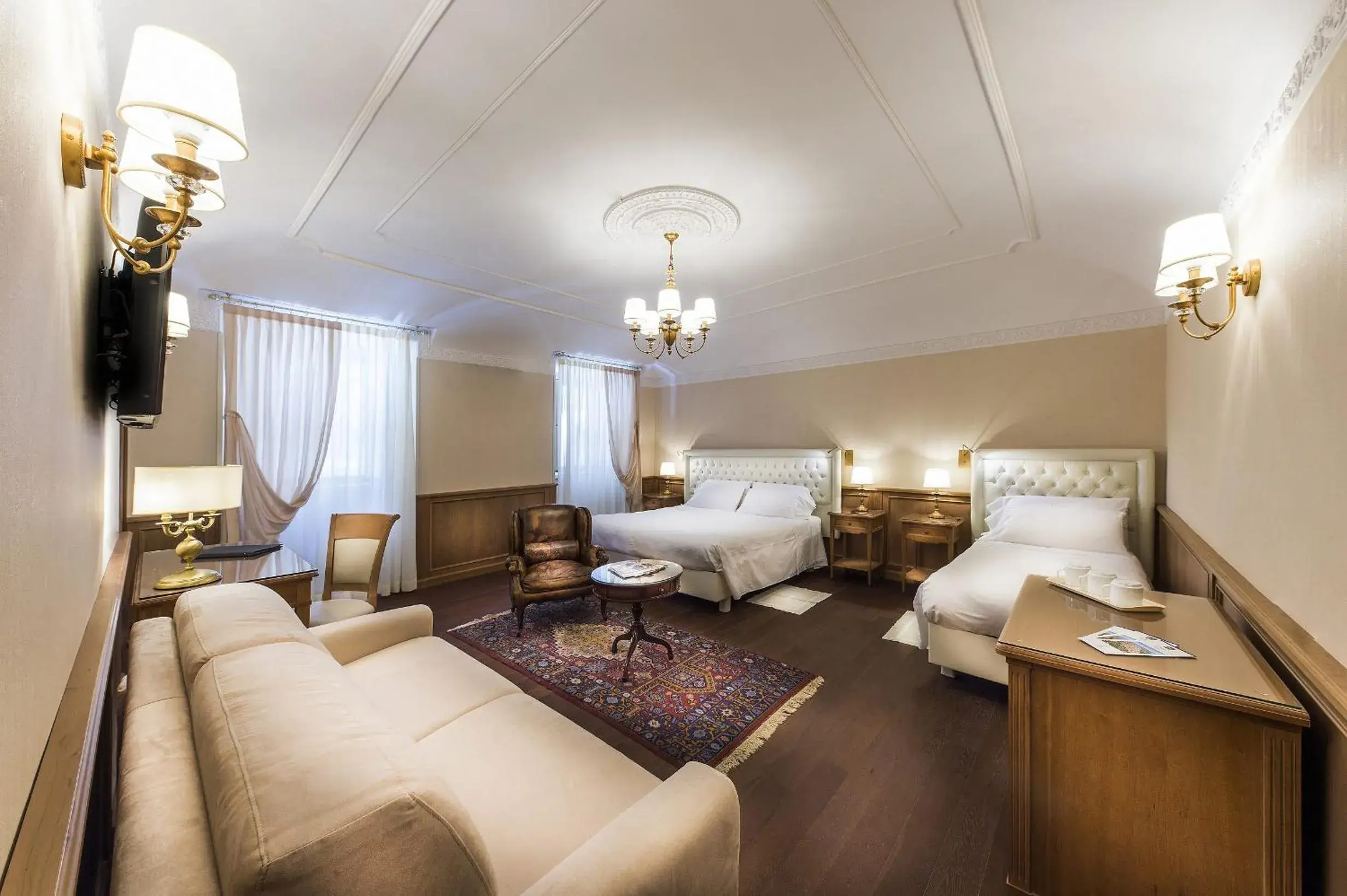 Bedroom, Seating Area in Hotel Principe di Piemonte