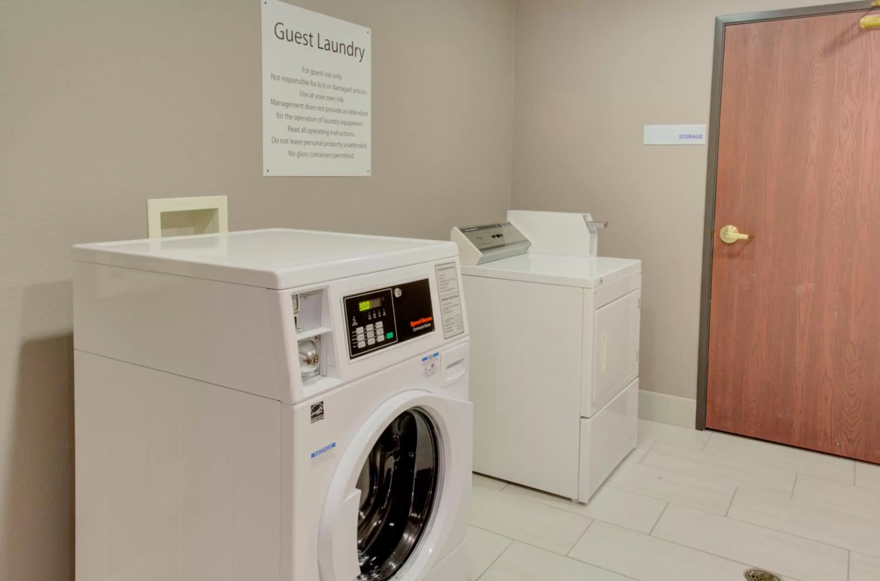 Other, Kitchen/Kitchenette in Holiday Inn Express & Suites Le Mars, an IHG Hotel