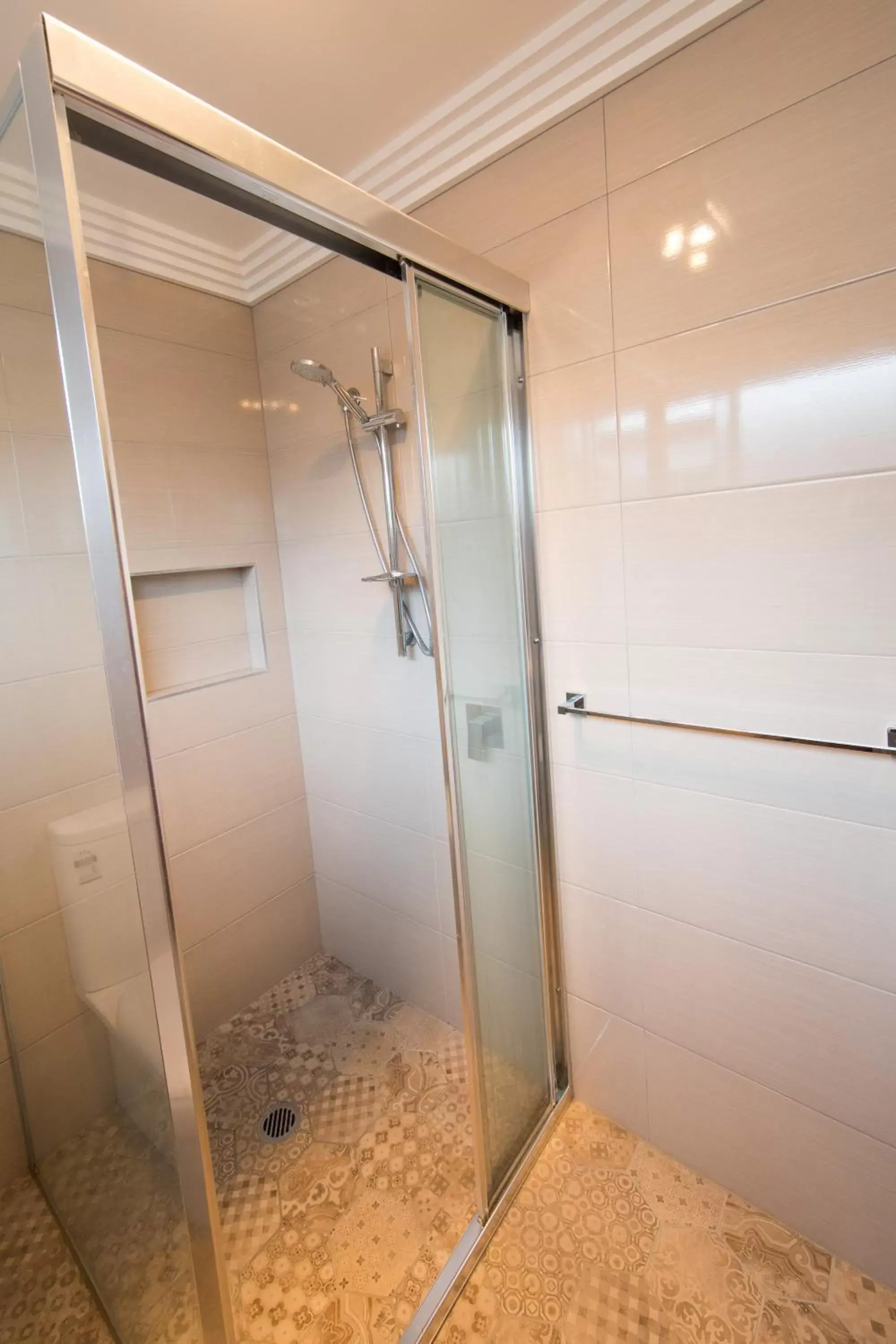 Bathroom in Armidale Cottage - House 2