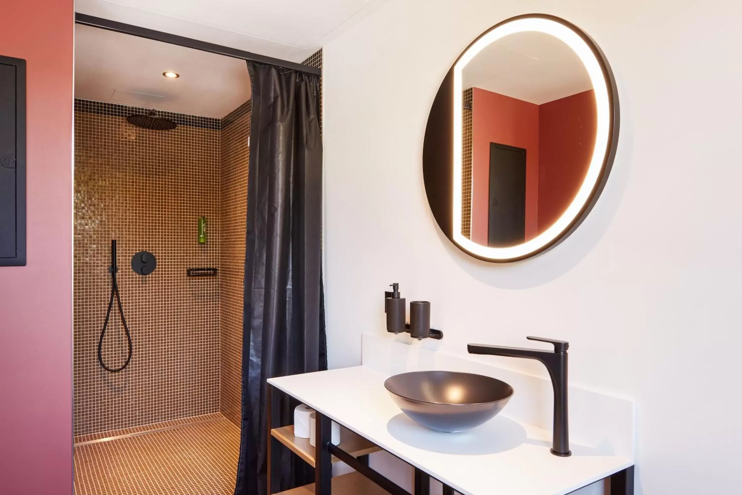 Bathroom in Tailormade Hotel RIGIBLICK Küssnacht Bathroom in Tailormade Hotel RIGIBLICK Küssnacht