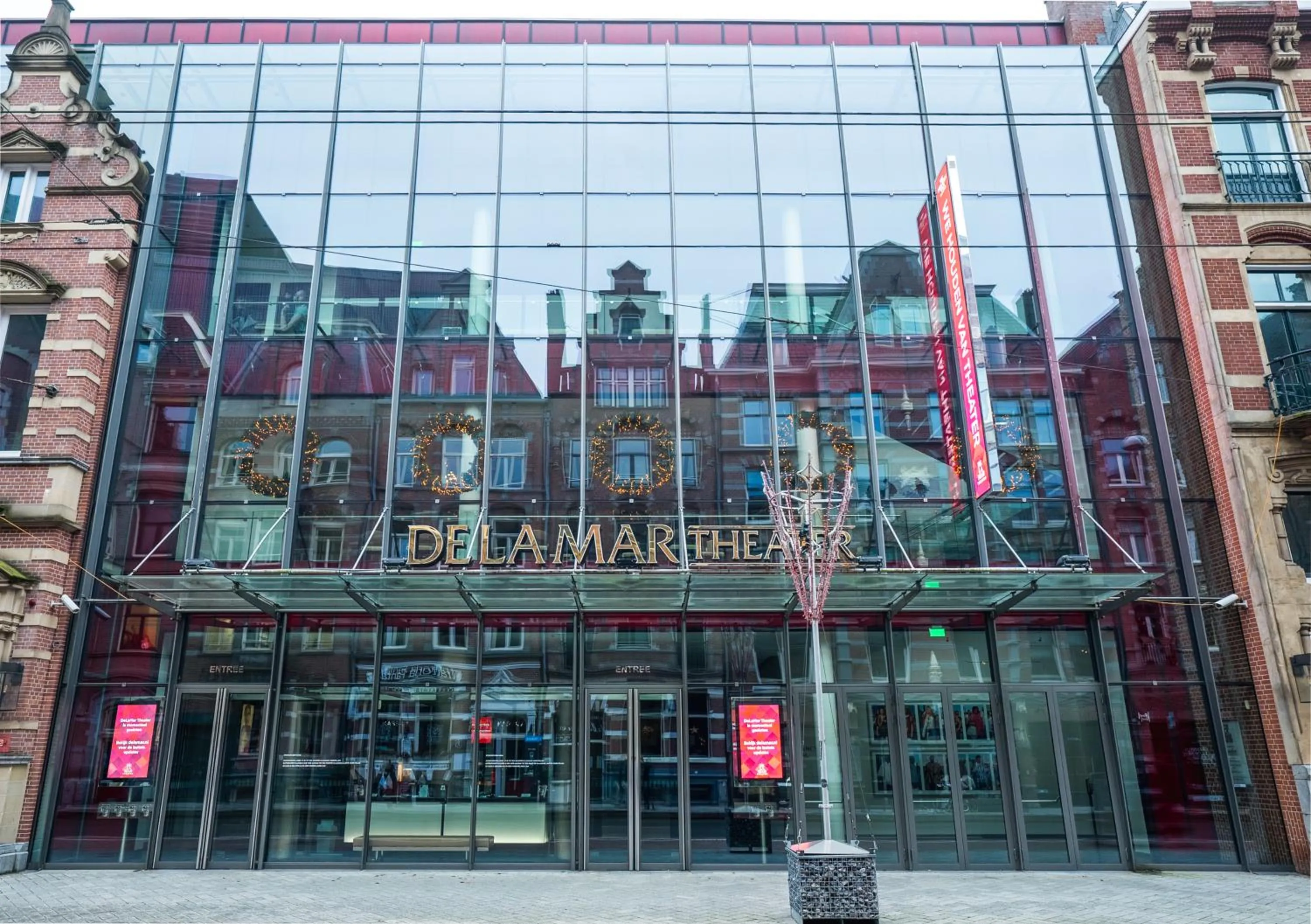 Nearby landmark in Hotel La Bohème