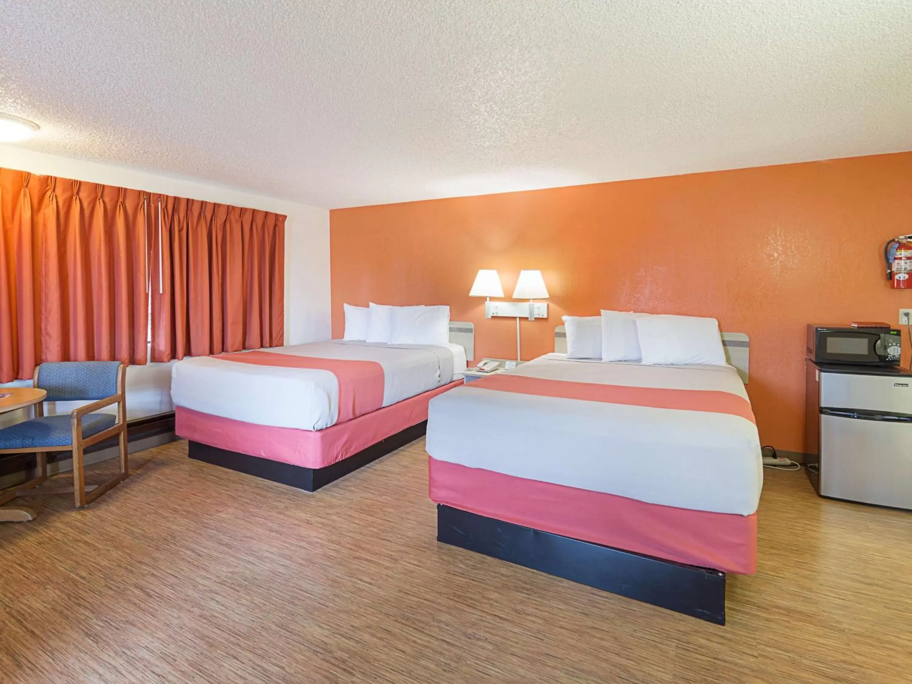 Photo of the whole room, Bed in Motel 6 Gold Beach
