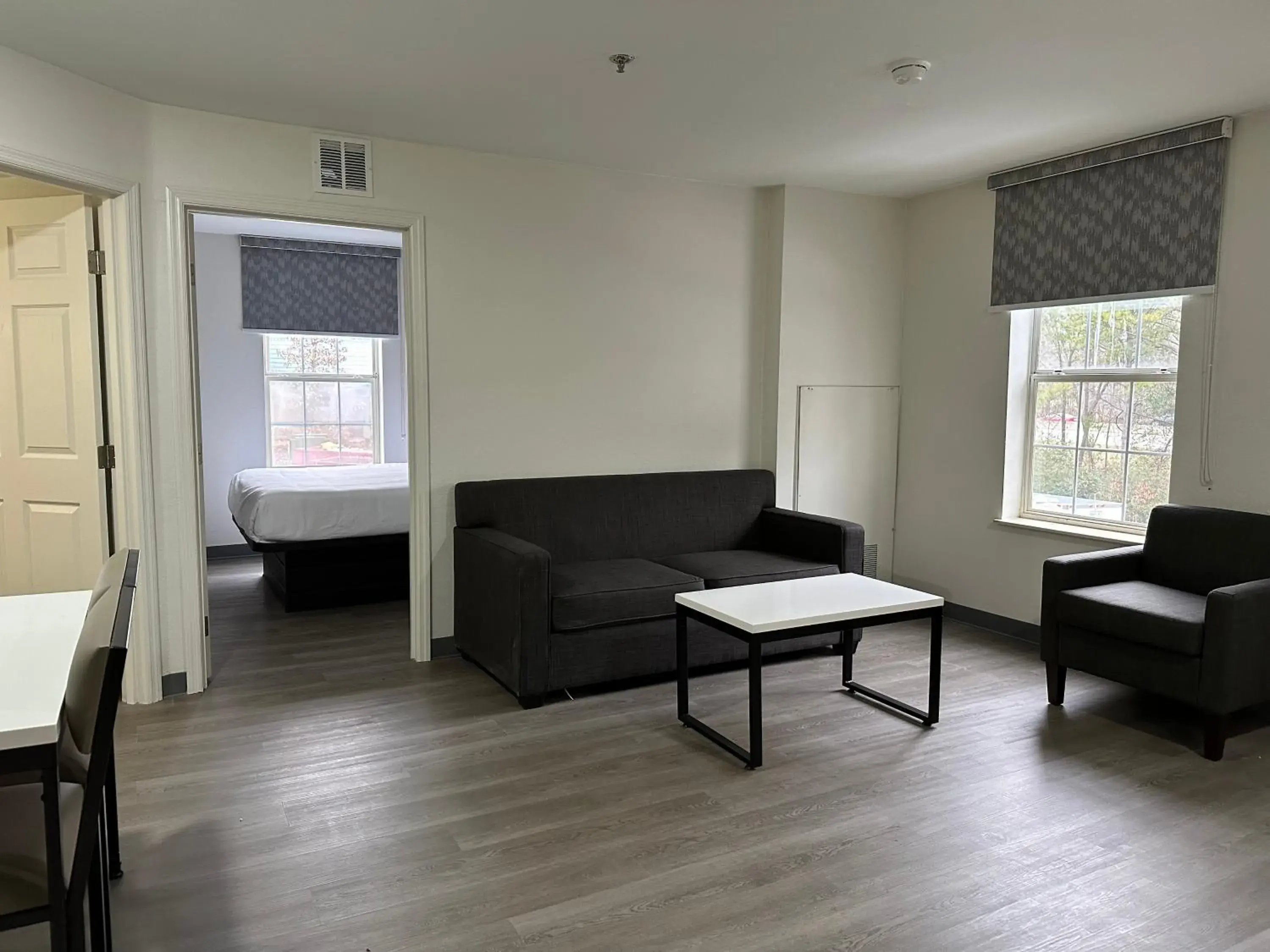 Living room, Seating Area in MainStay Suites Columbia Harbison