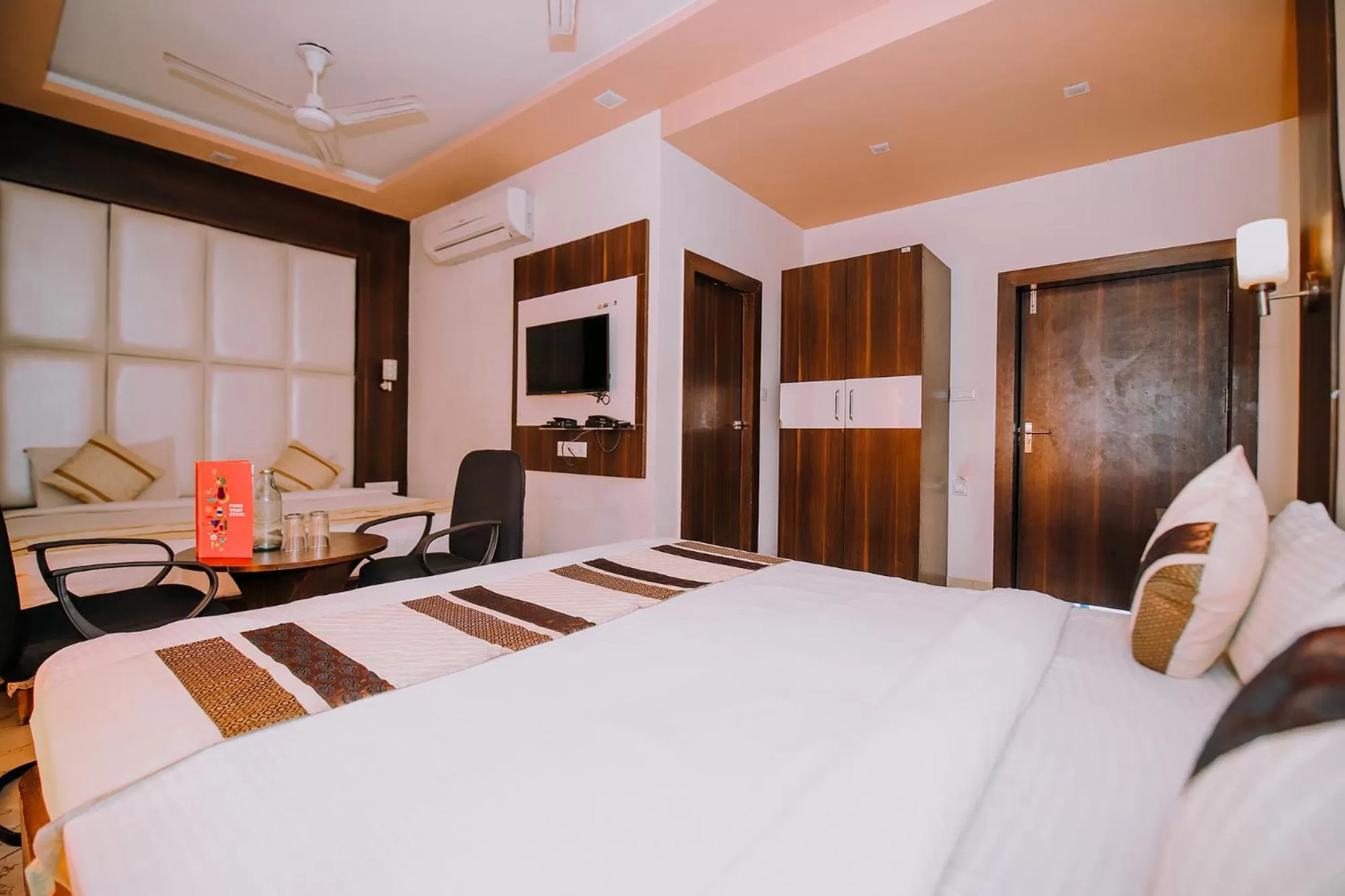 Bed in FabHotel Prime The Royal Galaxy