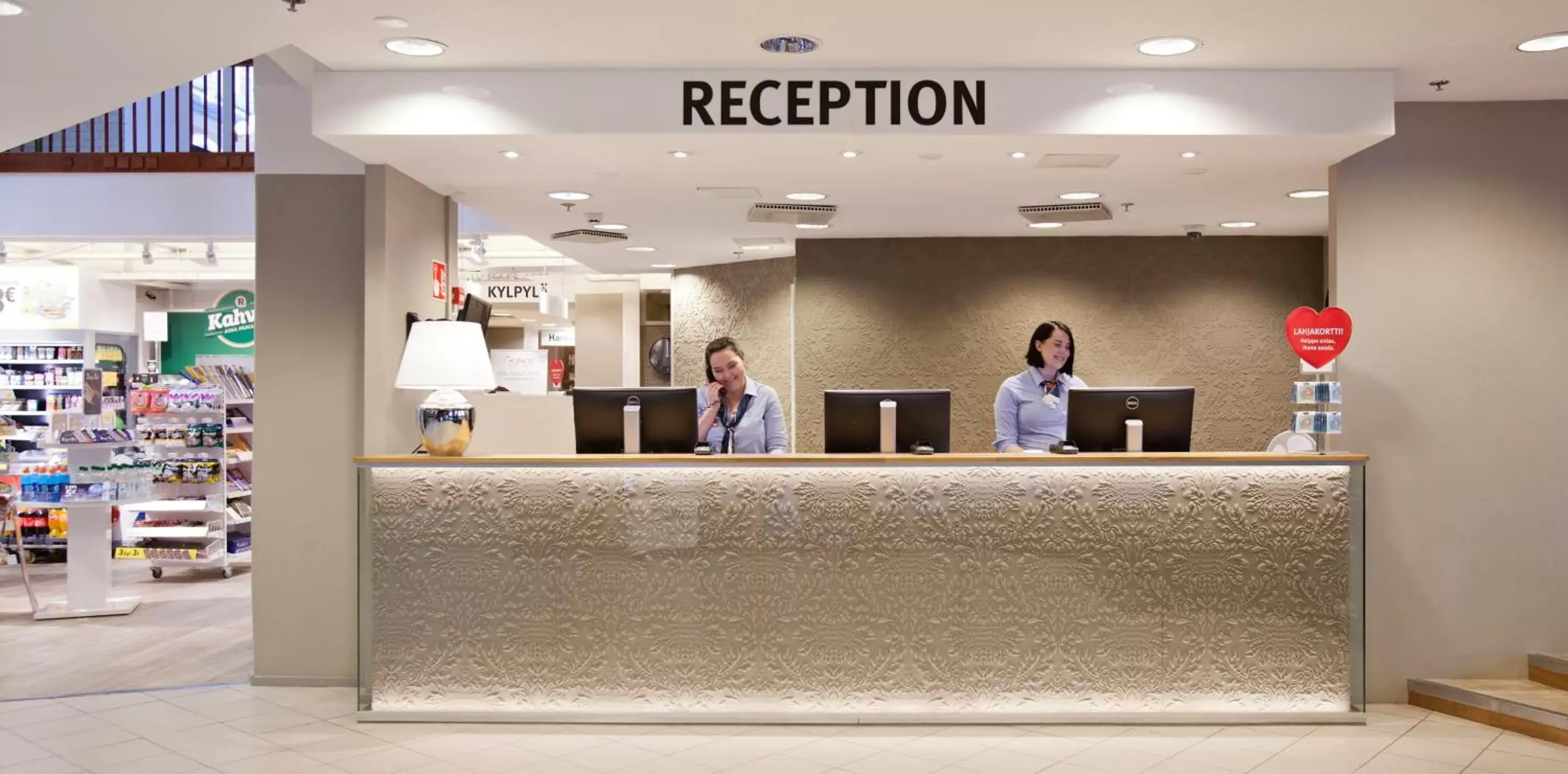 Lobby or reception, Staff in Holiday Club Tampereen Kehräämö