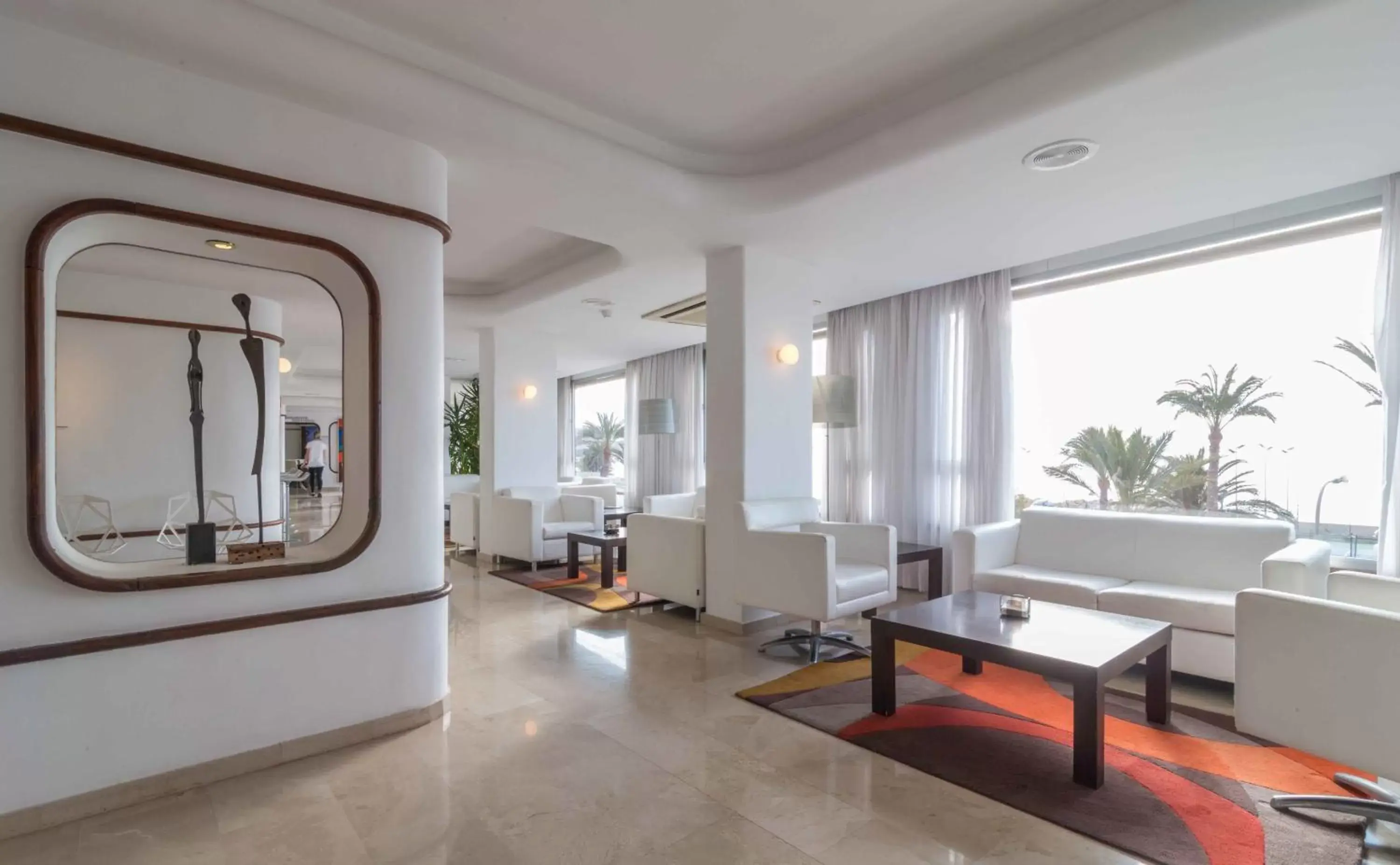 Lobby or reception in Hotel Albahia Alicante