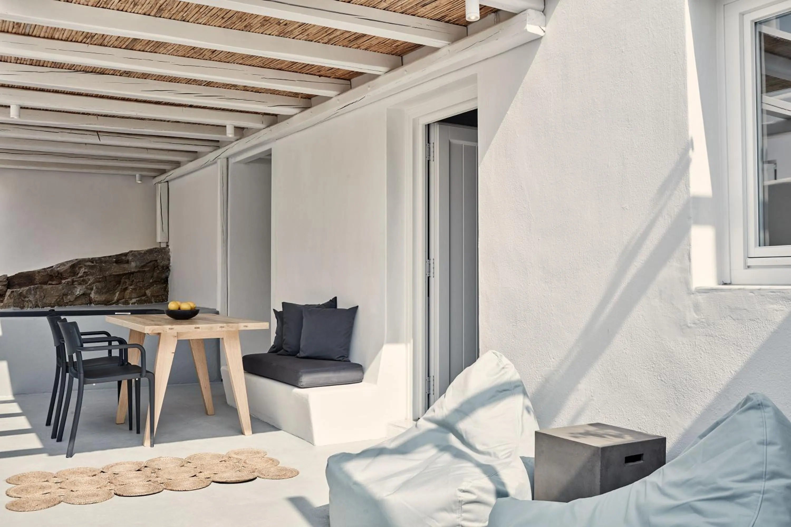 Hot Tub in Boho Private Luxury Suites