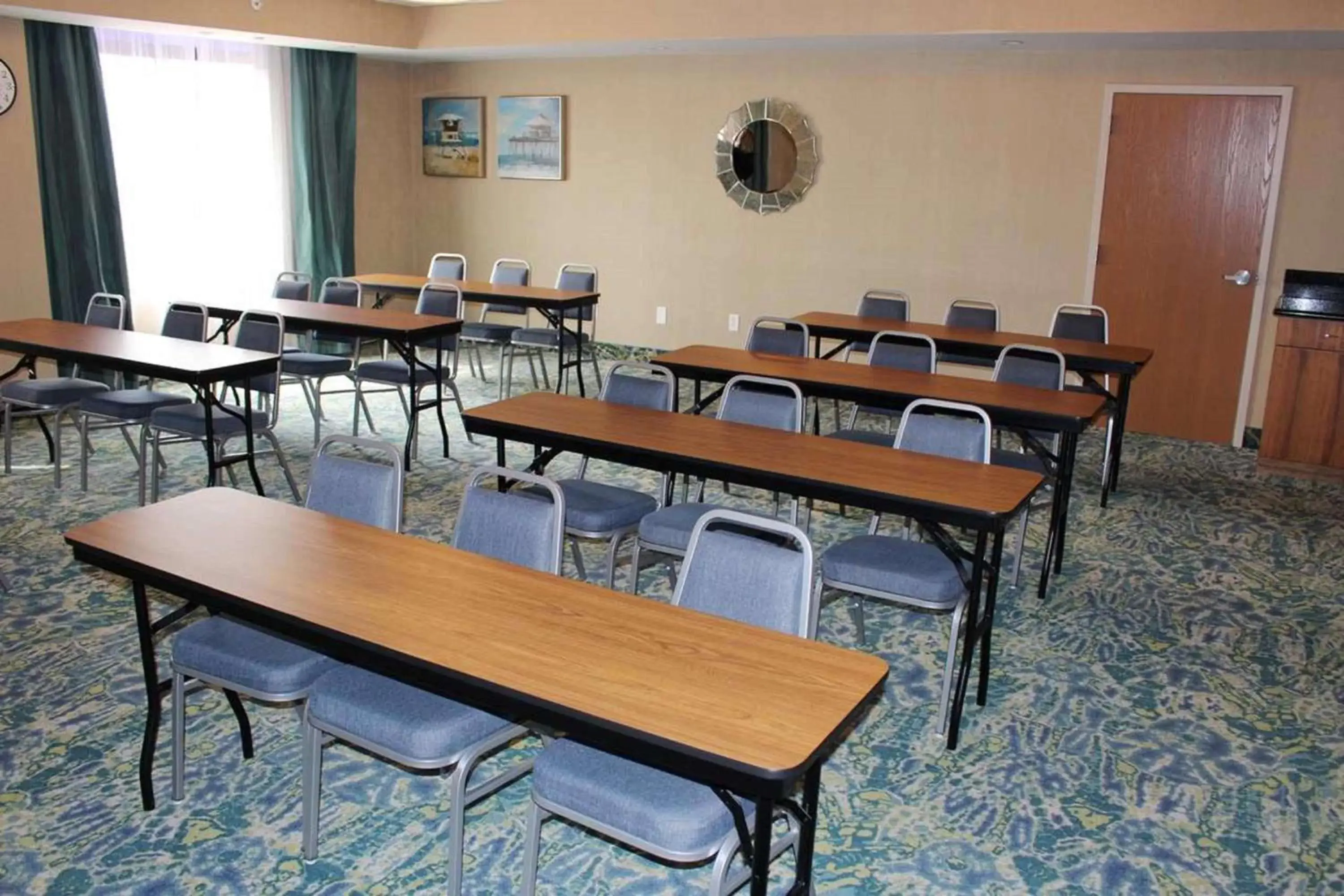Meeting/conference room in Hampton Inn Jacksonville South/I-95 at JTB