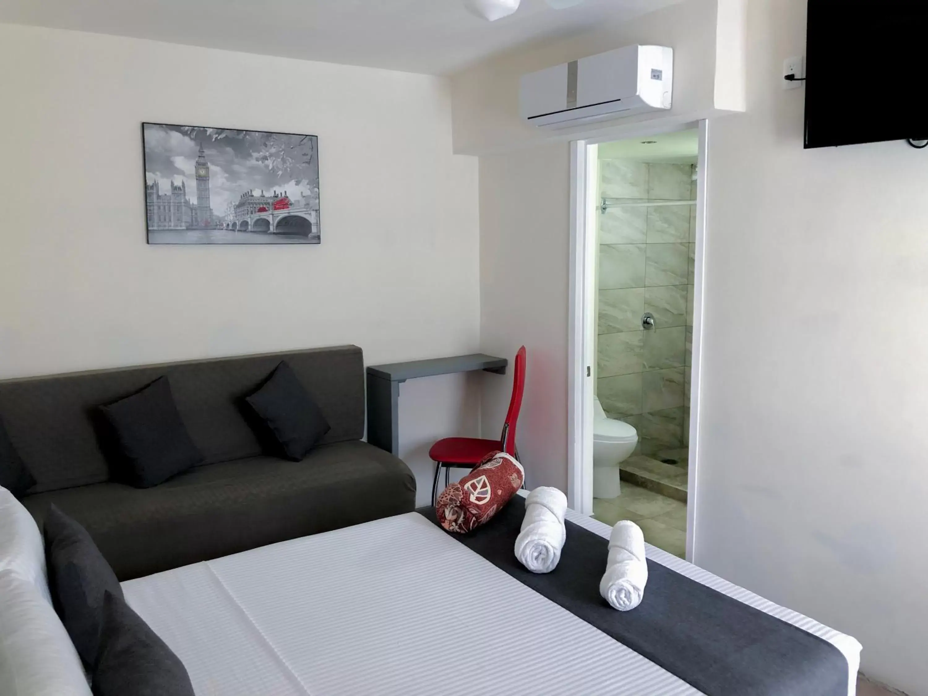 Classic Triple Room in AOHOM SANTUARIO HOTEL & SPA Classic Triple Room in AOHOM SANTUARIO HOTEL & SPA