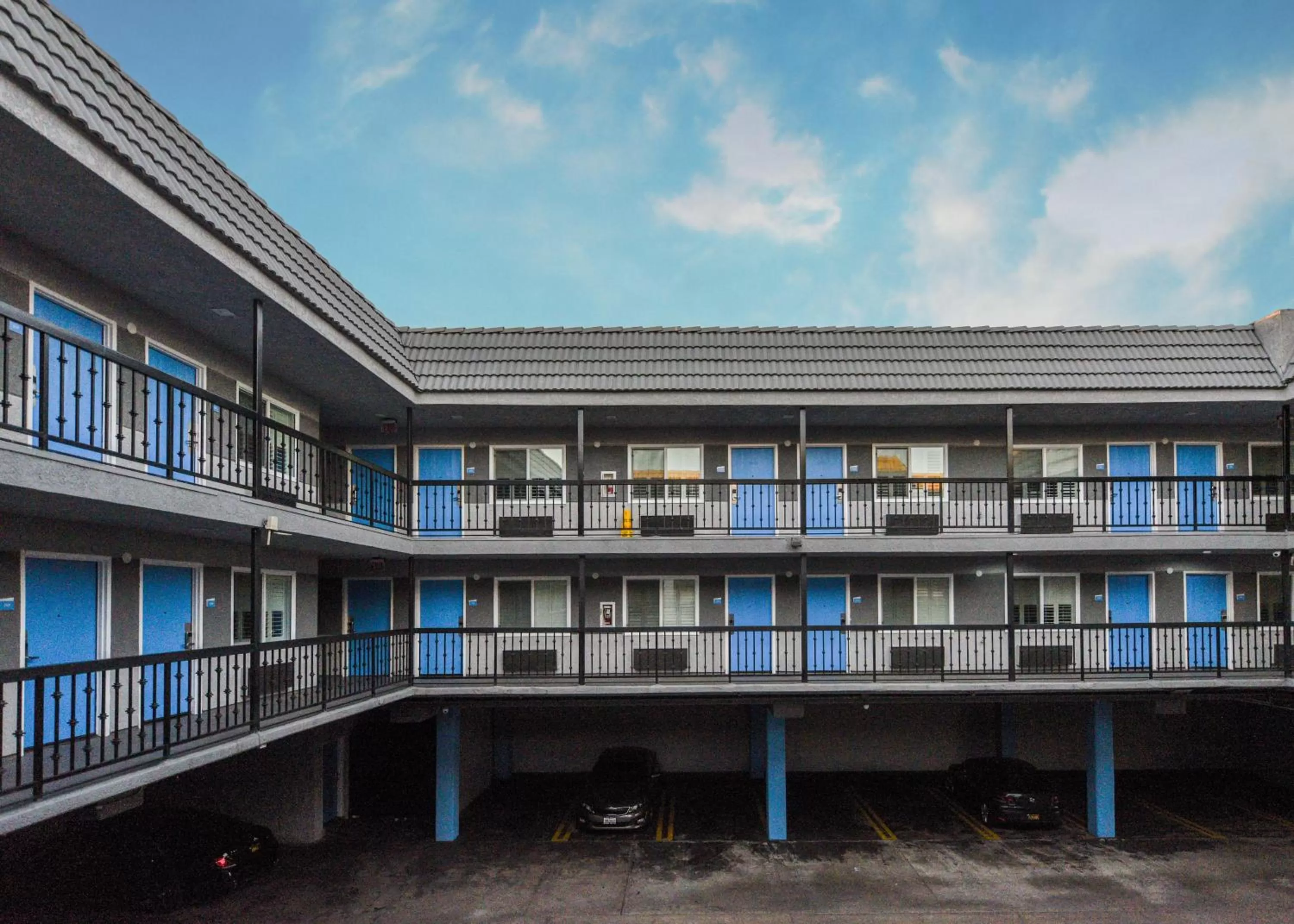 Floor plan in Hollywood Inn Express LAX