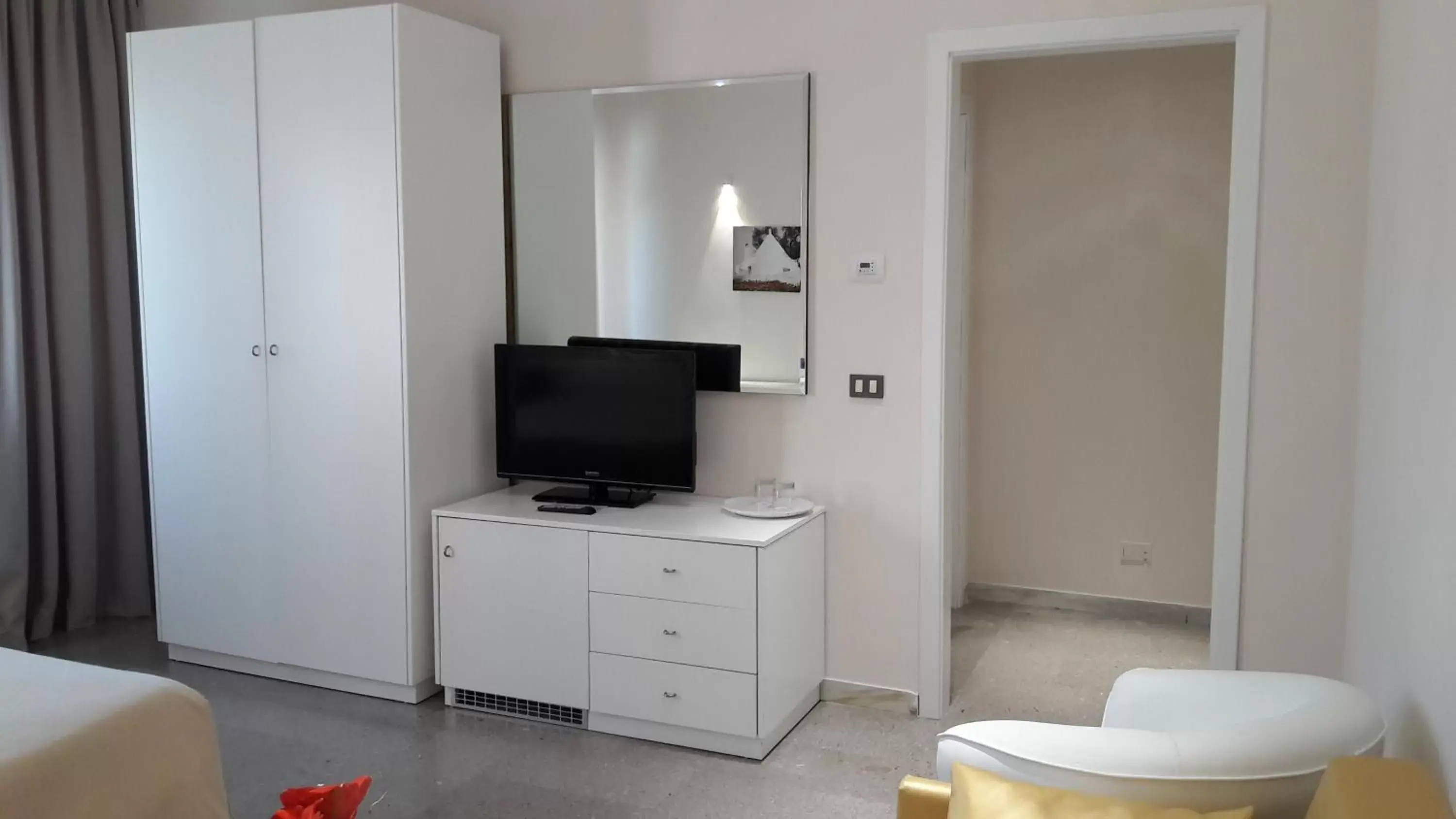 Bedroom, TV/Entertainment Center in Park Hotel San Michele
