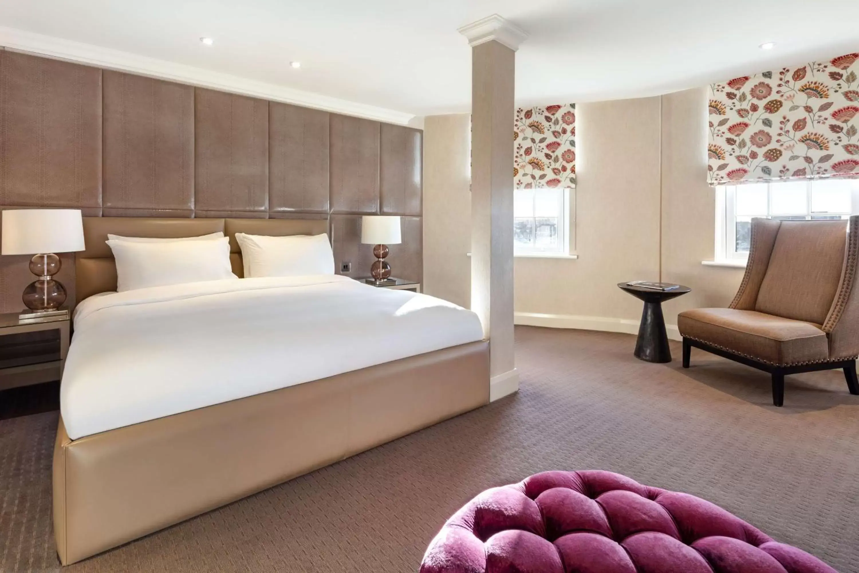 Photo of the whole room, Bed in Radisson Blu Edwardian Bond Street Hotel, London