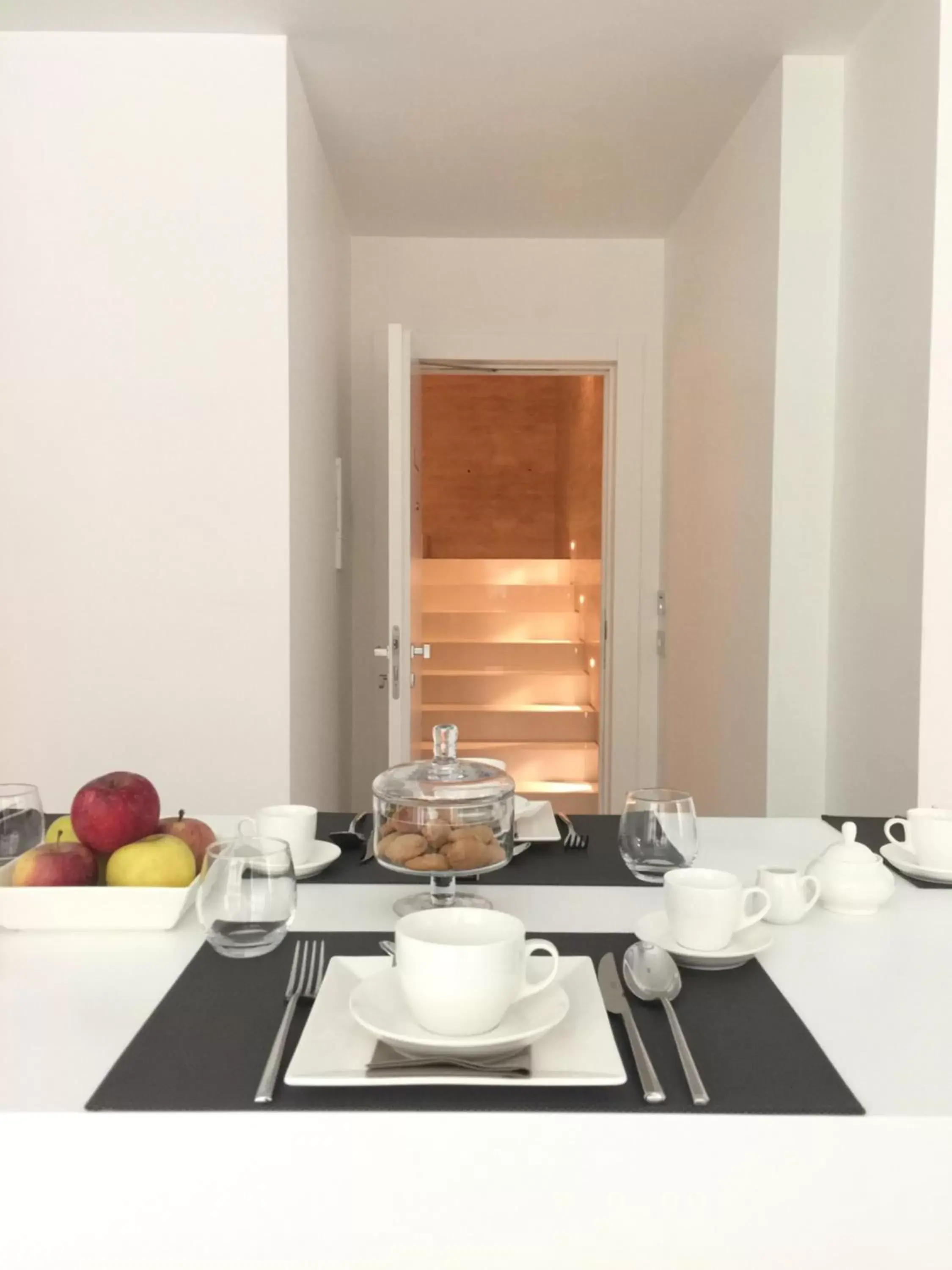 Food and drinks in Dilman Luxury Stay Food and drinks in Dilman Luxury Stay