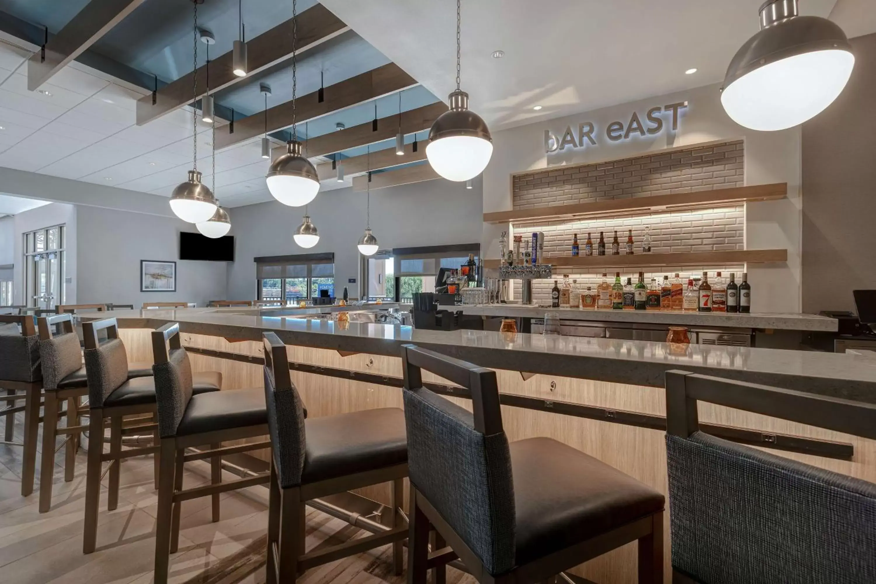 Lounge or bar, Restaurant/Places to Eat in Homewood Suites By Hilton Oak Creek Milwaukee