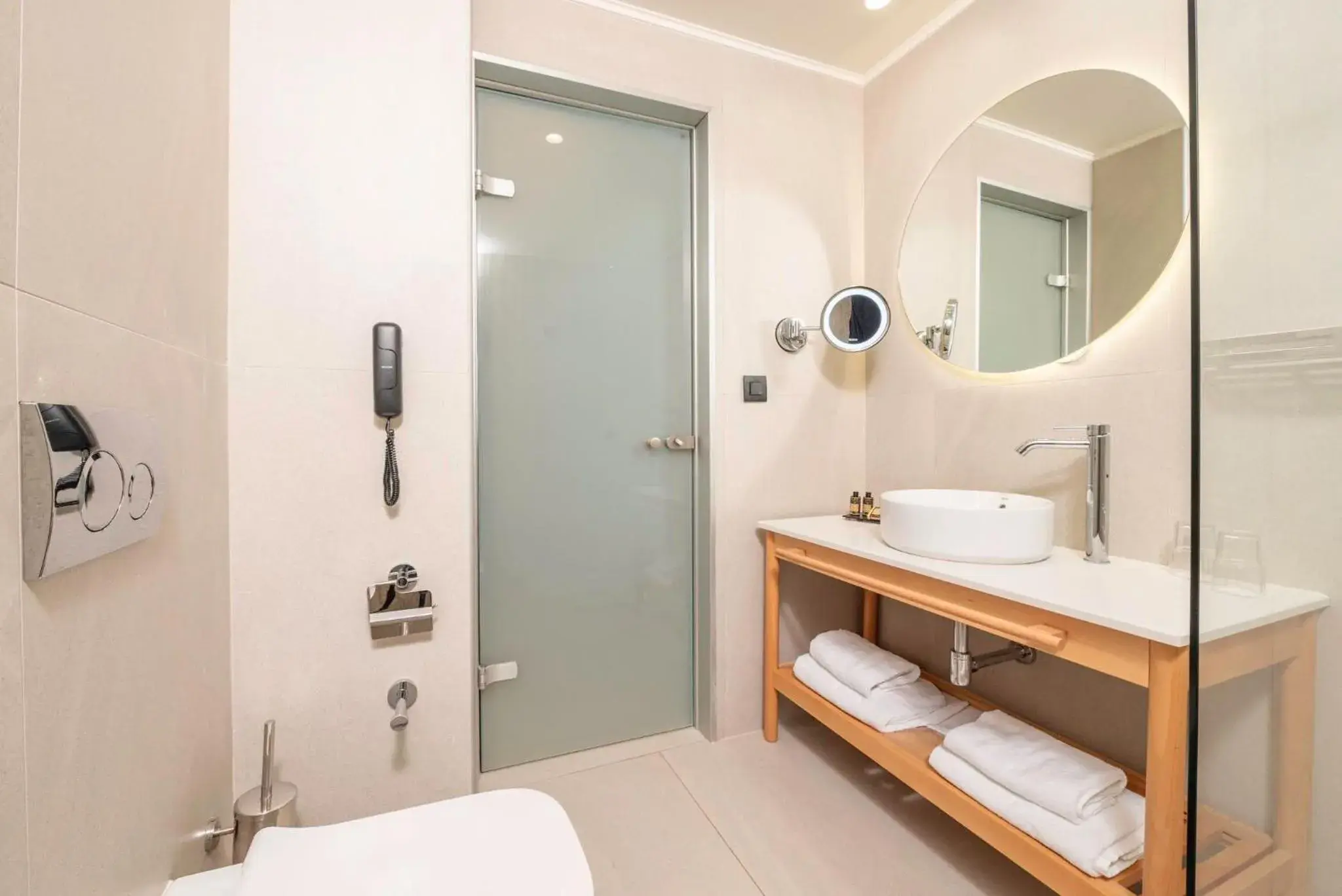 Bathroom in D'Andrea Mare Beach Hotel