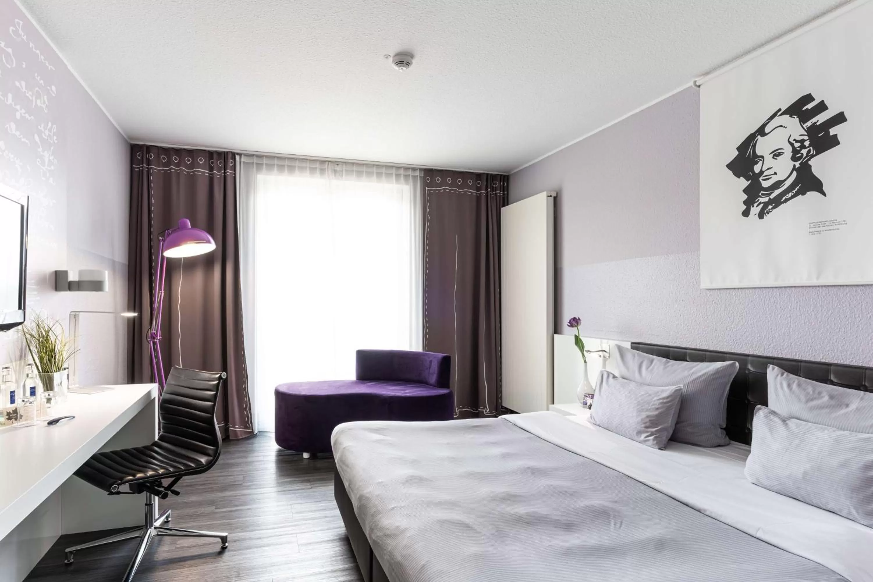 Property building, Bed in elaya hotel wolfenbuettel