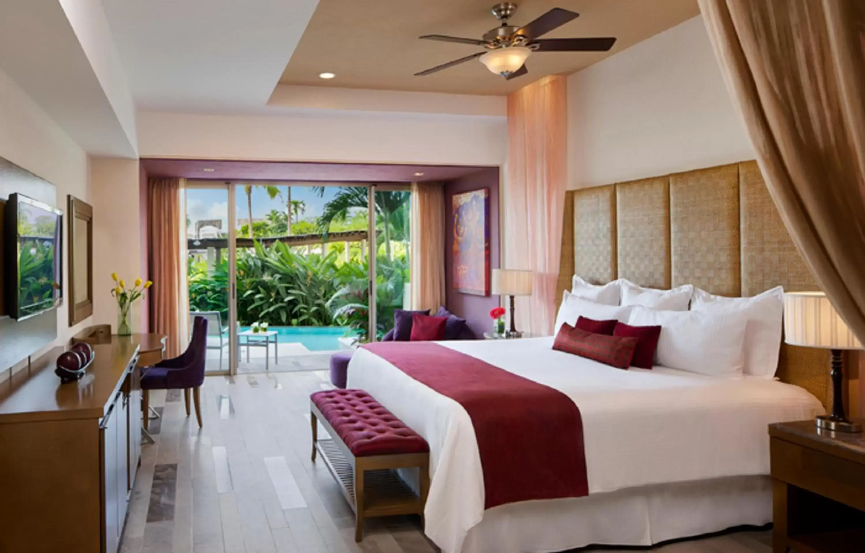 Bed in Secrets Vallarta Bay Resort & SPA - Adults Only