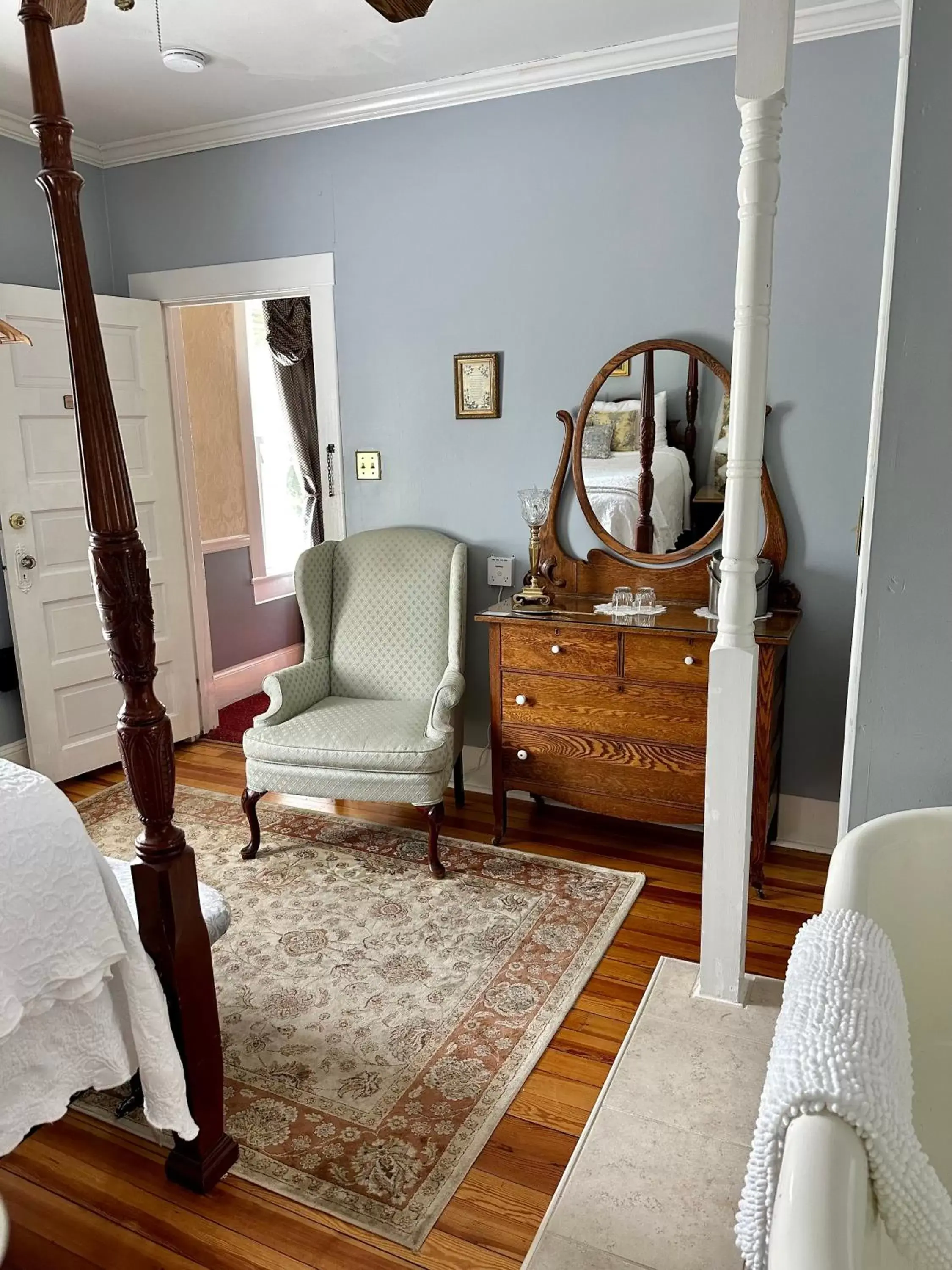 Seating Area in Red Rocker Inn