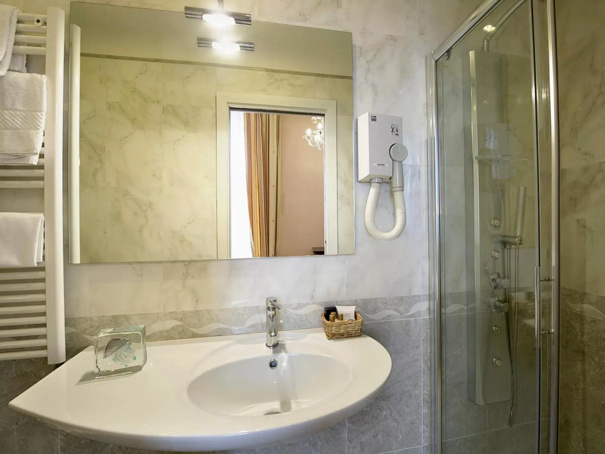 Bathroom in Hotel Campiello