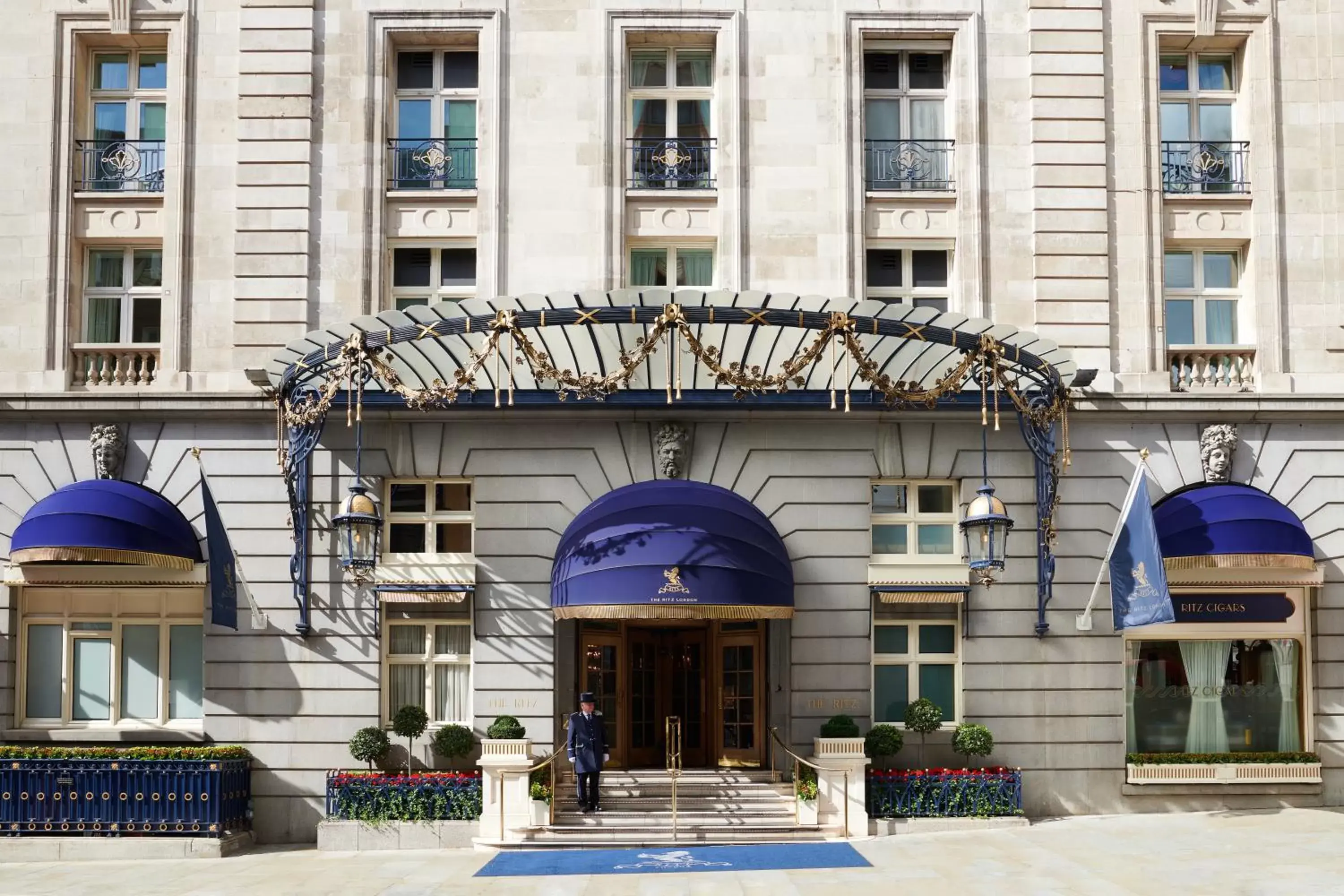Facade/entrance, Property Building in The Ritz London